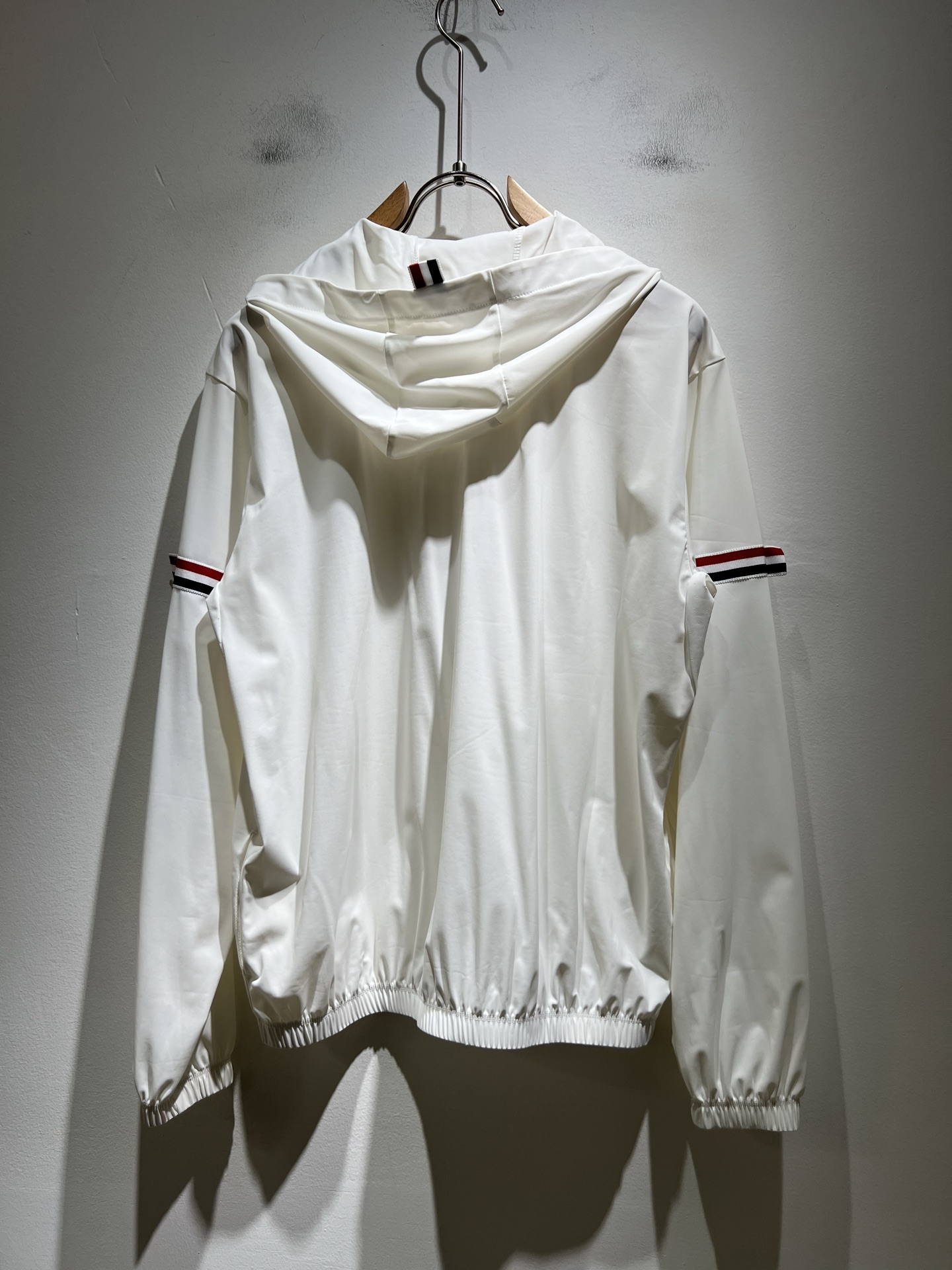 ThomBrow*e汤姆*朗2025春夏新款夹克外套！今年的专柜新品，男士超软面料帅酷爆款 防晒衣外套。