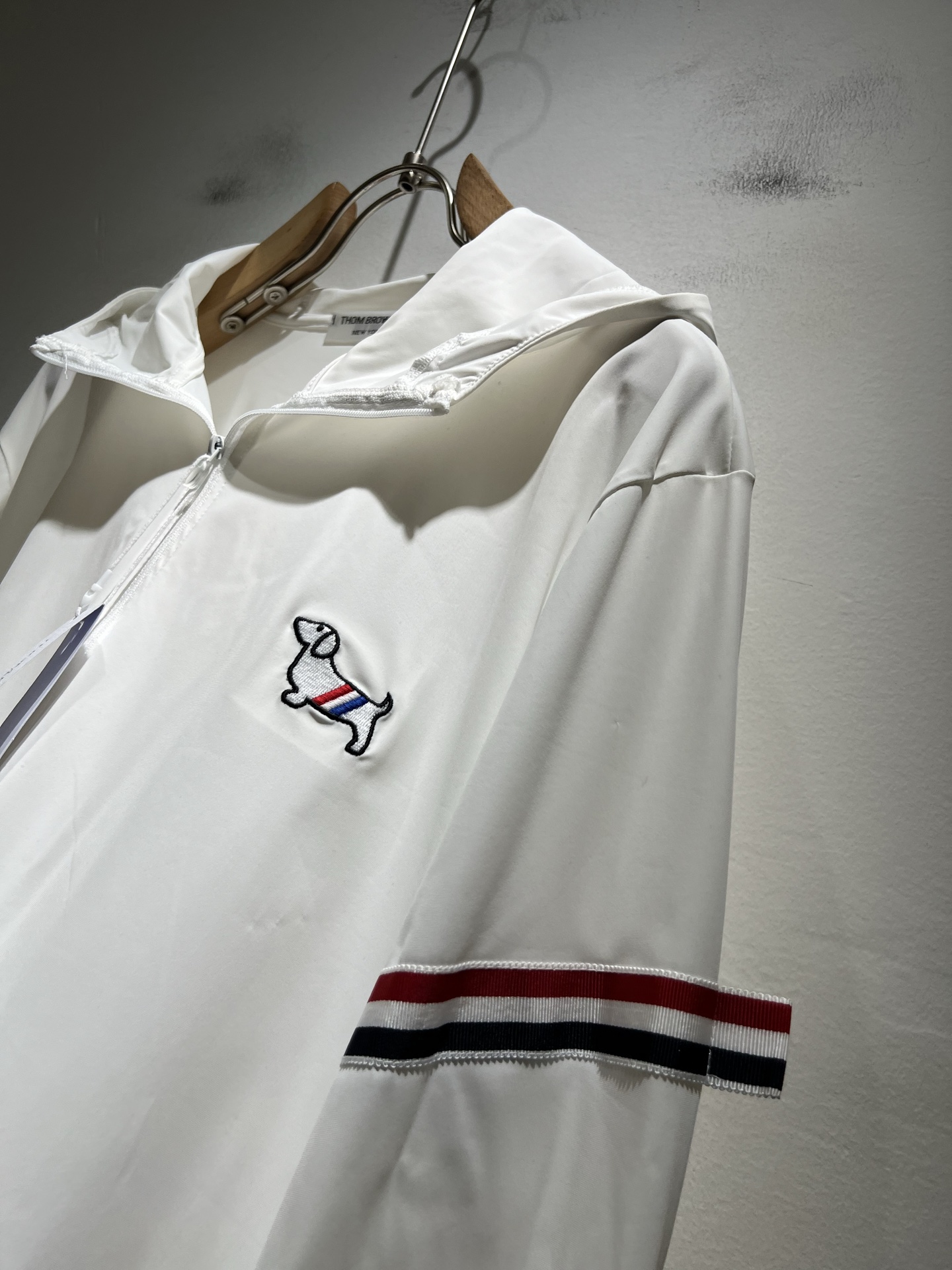 ThomBrow*e汤姆*朗2025春夏新款夹克外套！今年的专柜新品，男士超软面料帅酷爆款 防晒衣外套。