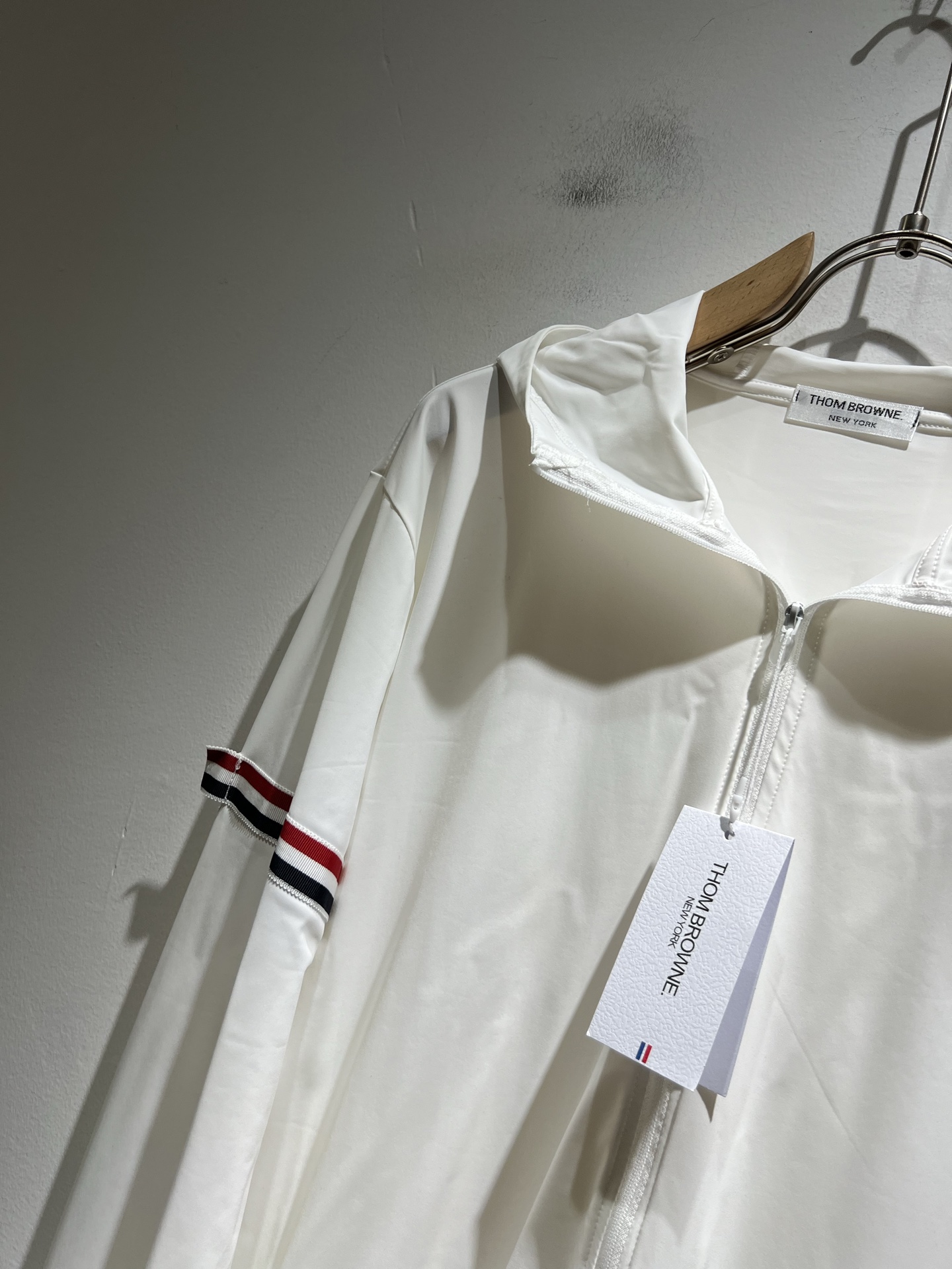 ThomBrow*e汤姆*朗2025春夏新款夹克外套！今年的专柜新品，男士超软面料帅酷爆款 防晒衣外套。