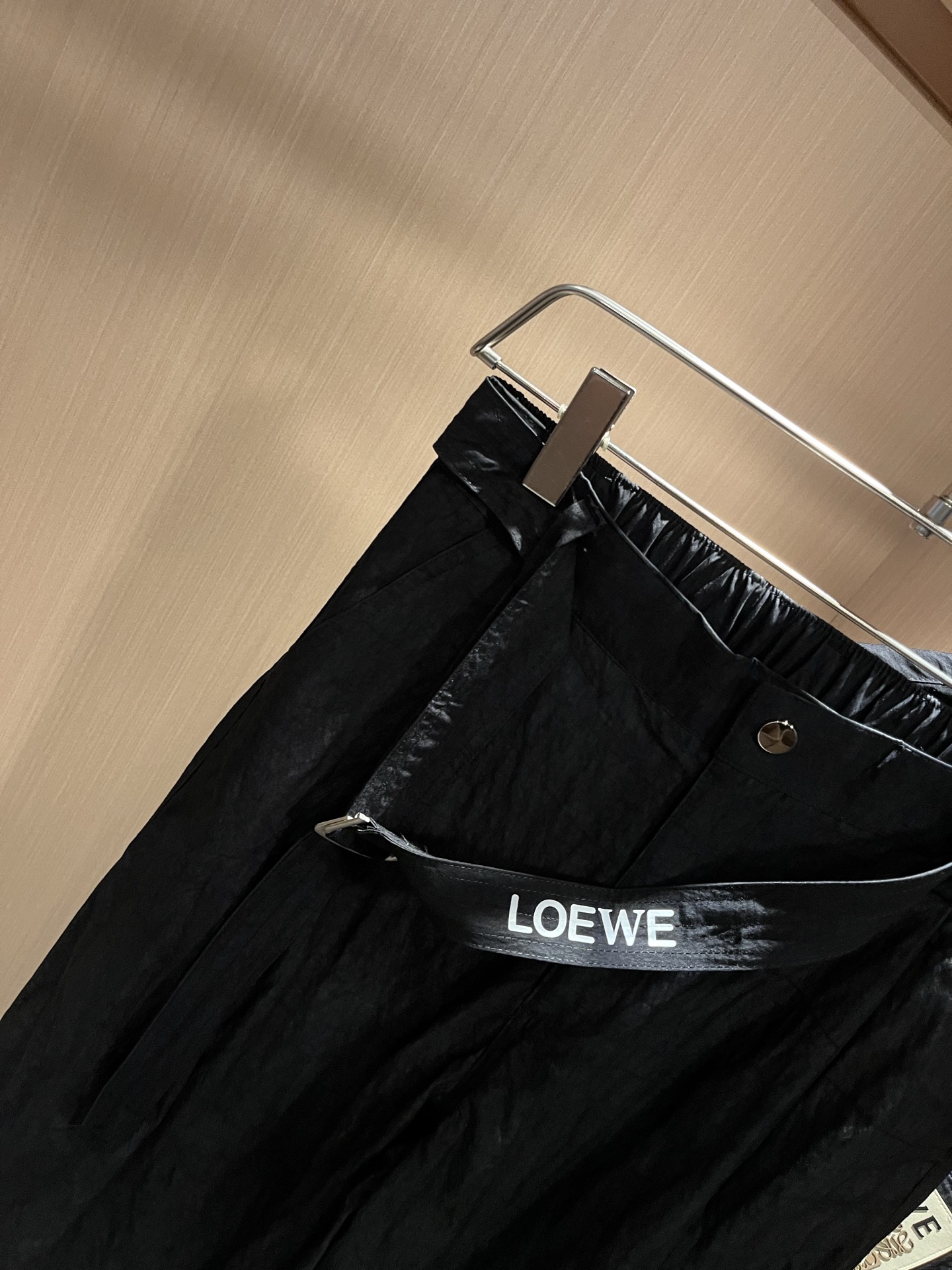 LOE*WE罗*威 2025秋冬男女同款👫套装，意大利原厂订单渠道，极具个性高级潮风，标志logo图案徽