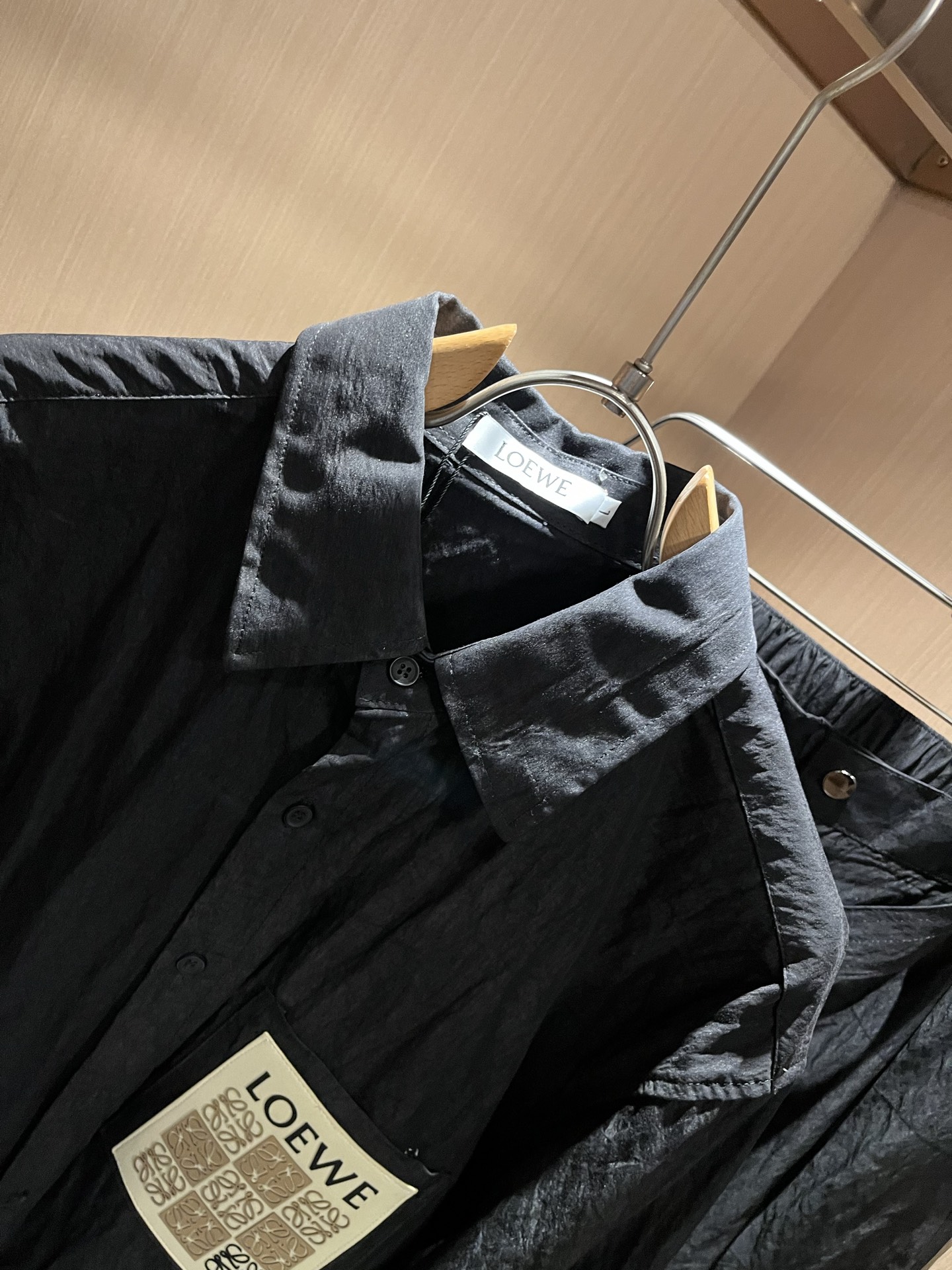 LOE*WE罗*威 2025秋冬男女同款👫套装，意大利原厂订单渠道，极具个性高级潮风，标志logo图案徽