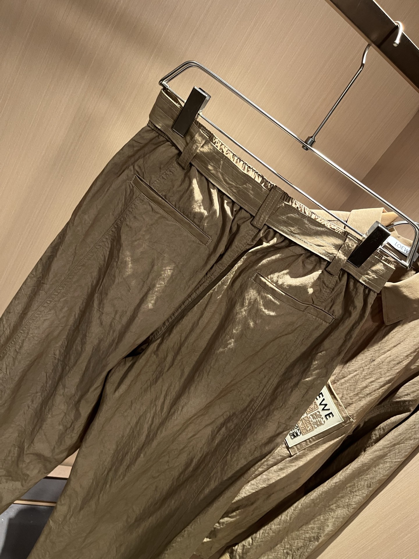 LOE*WE罗*威 2025秋冬男女同款👫套装，意大利原厂订单渠道，极具个性高级潮风，标志logo图案徽