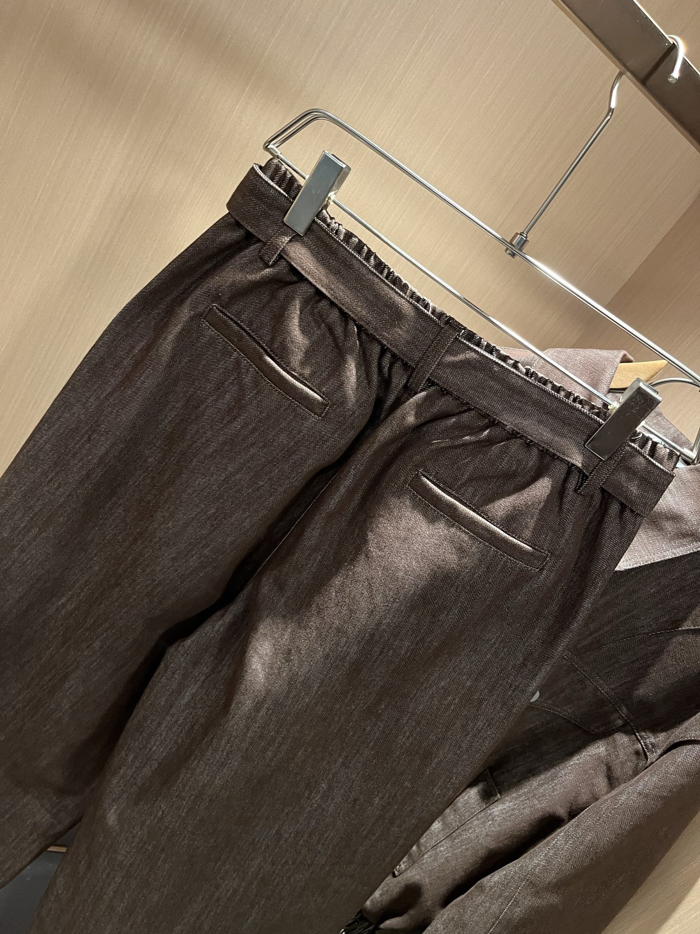 LOE*WE罗*威 2025秋冬男女同款👫牛仔套装，意大利原厂订单渠道，极具个性高级潮风，标志logo图