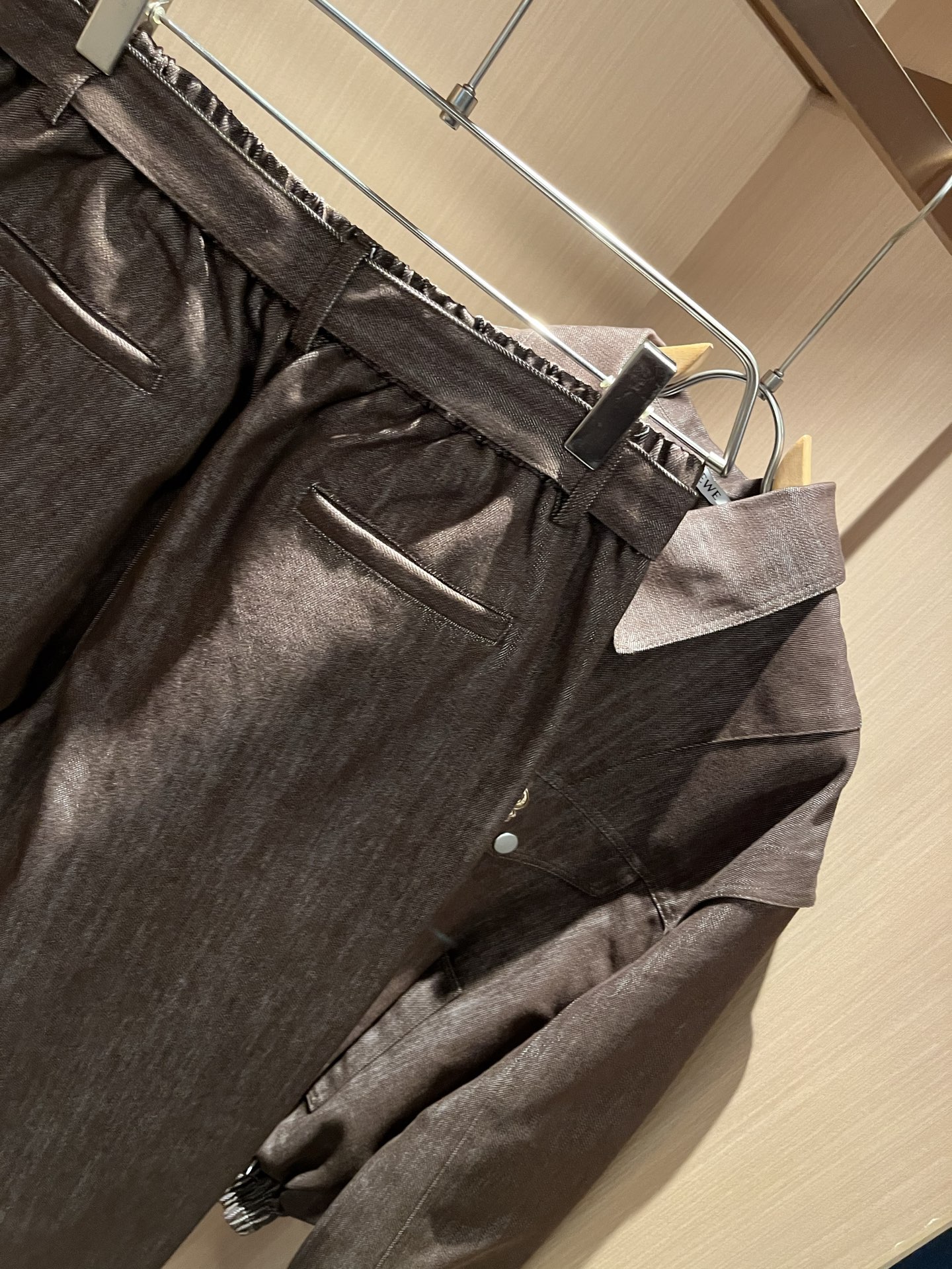 LOE*WE罗*威 2025秋冬男女同款👫牛仔套装，意大利原厂订单渠道，极具个性高级潮风，标志logo图