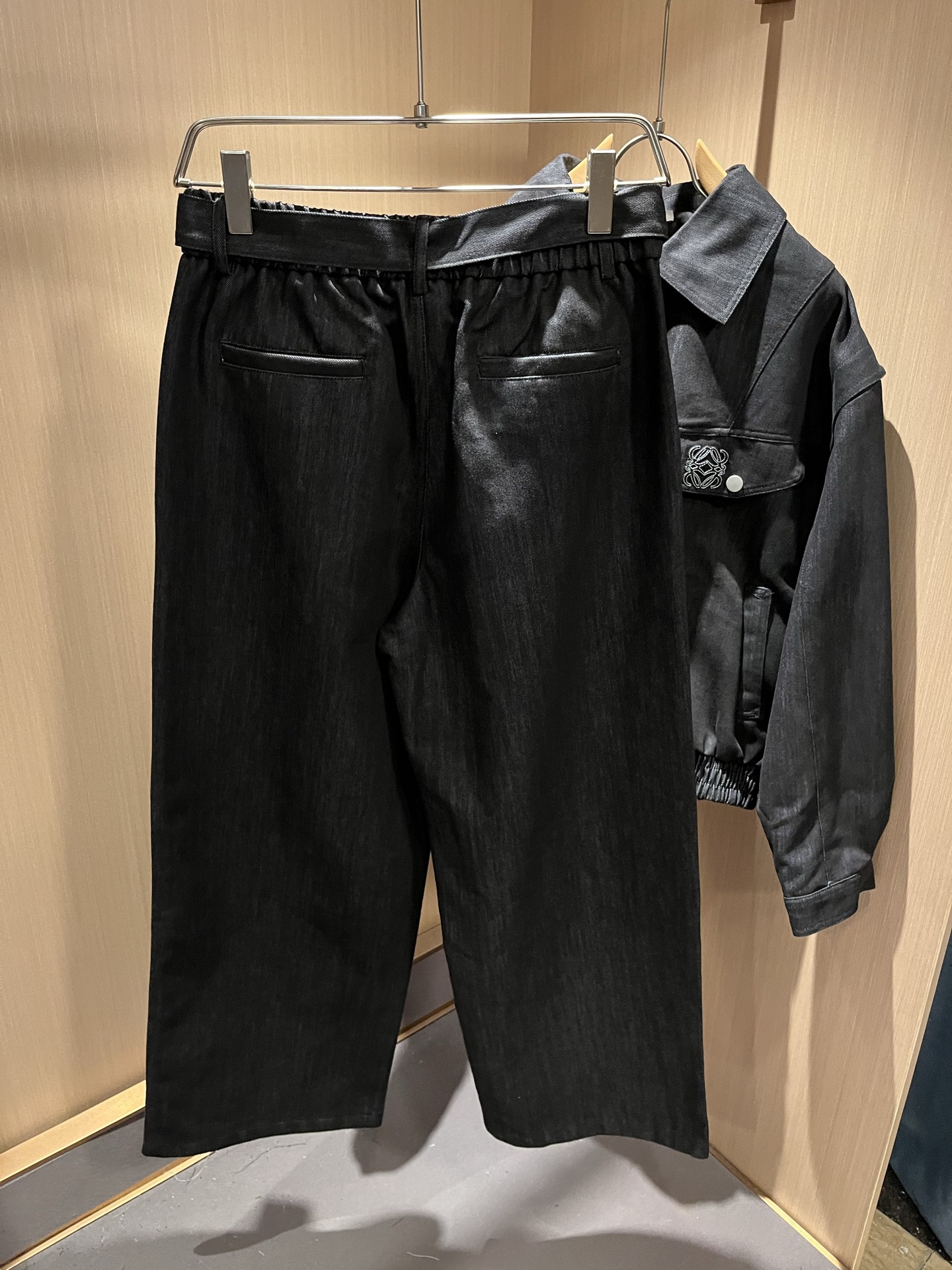 LOE*WE罗*威 2025秋冬男女同款👫牛仔套装，意大利原厂订单渠道，极具个性高级潮风，标志logo图