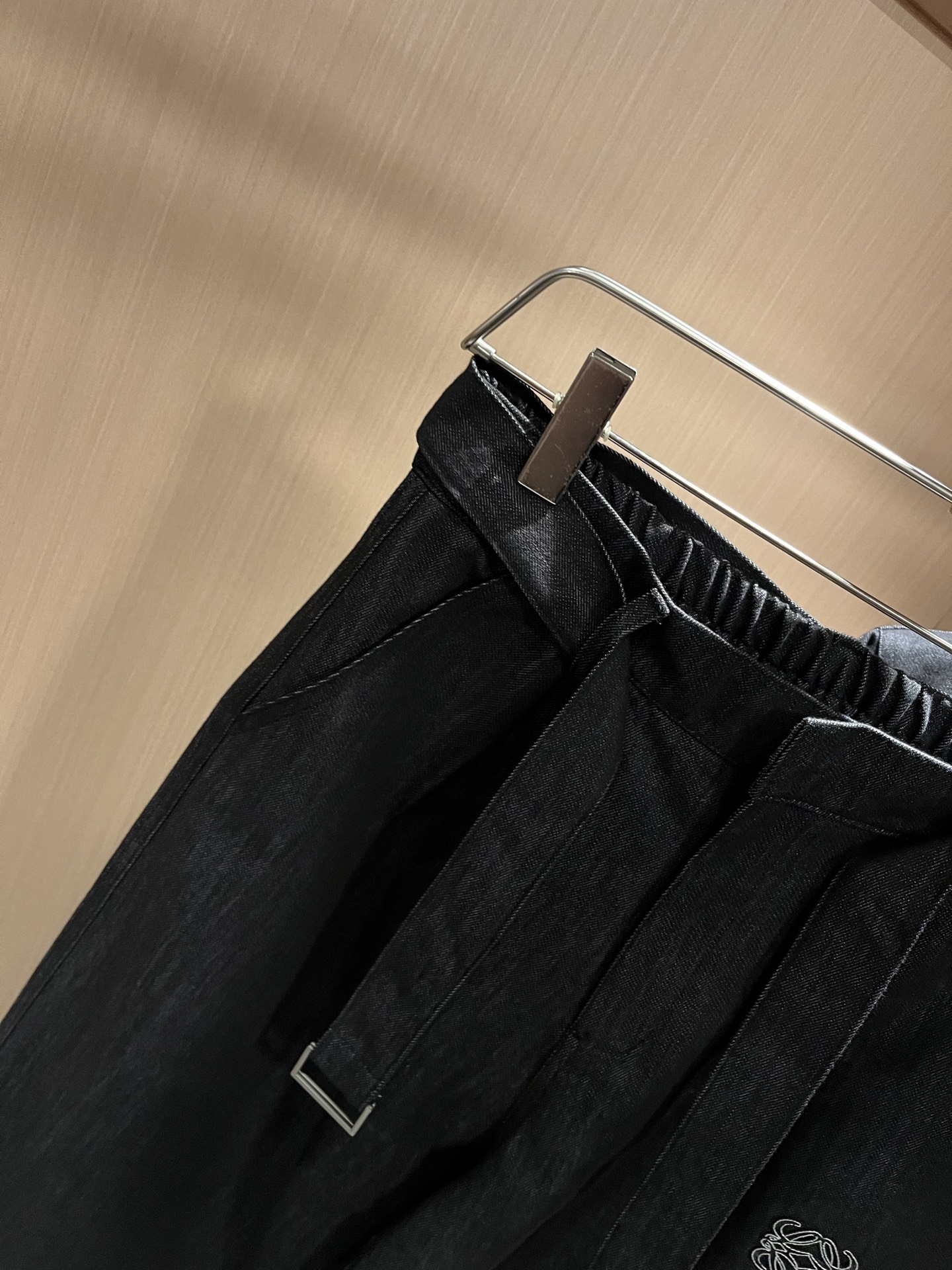 LOE*WE罗*威 2025秋冬男女同款👫牛仔套装，意大利原厂订单渠道，极具个性高级潮风，标志logo图