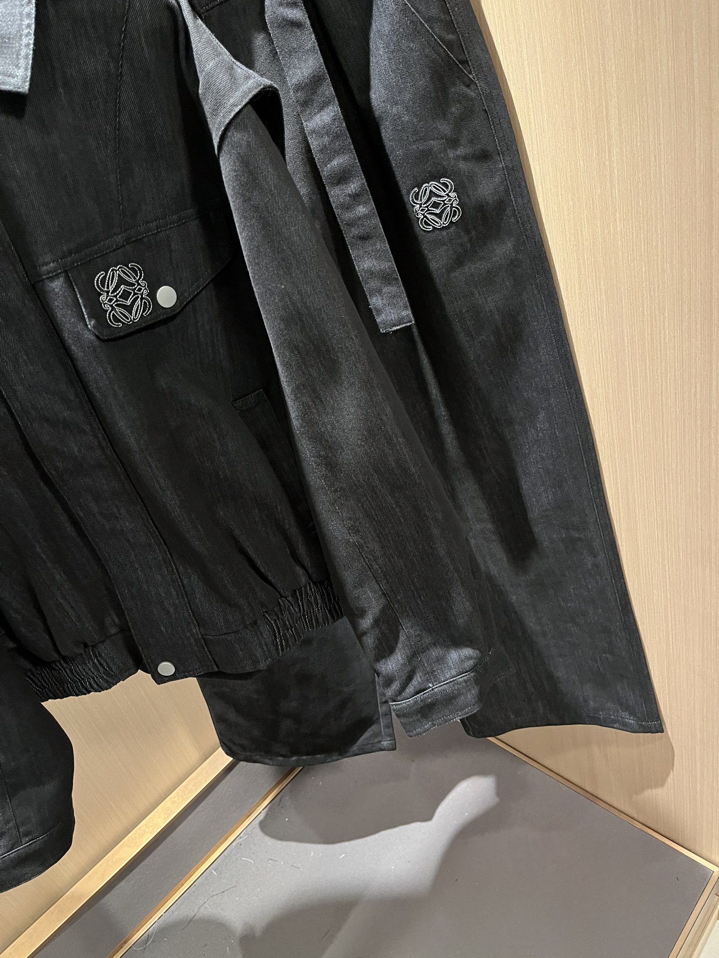 LOE*WE罗*威 2025秋冬男女同款👫牛仔套装，意大利原厂订单渠道，极具个性高级潮风，标志logo图