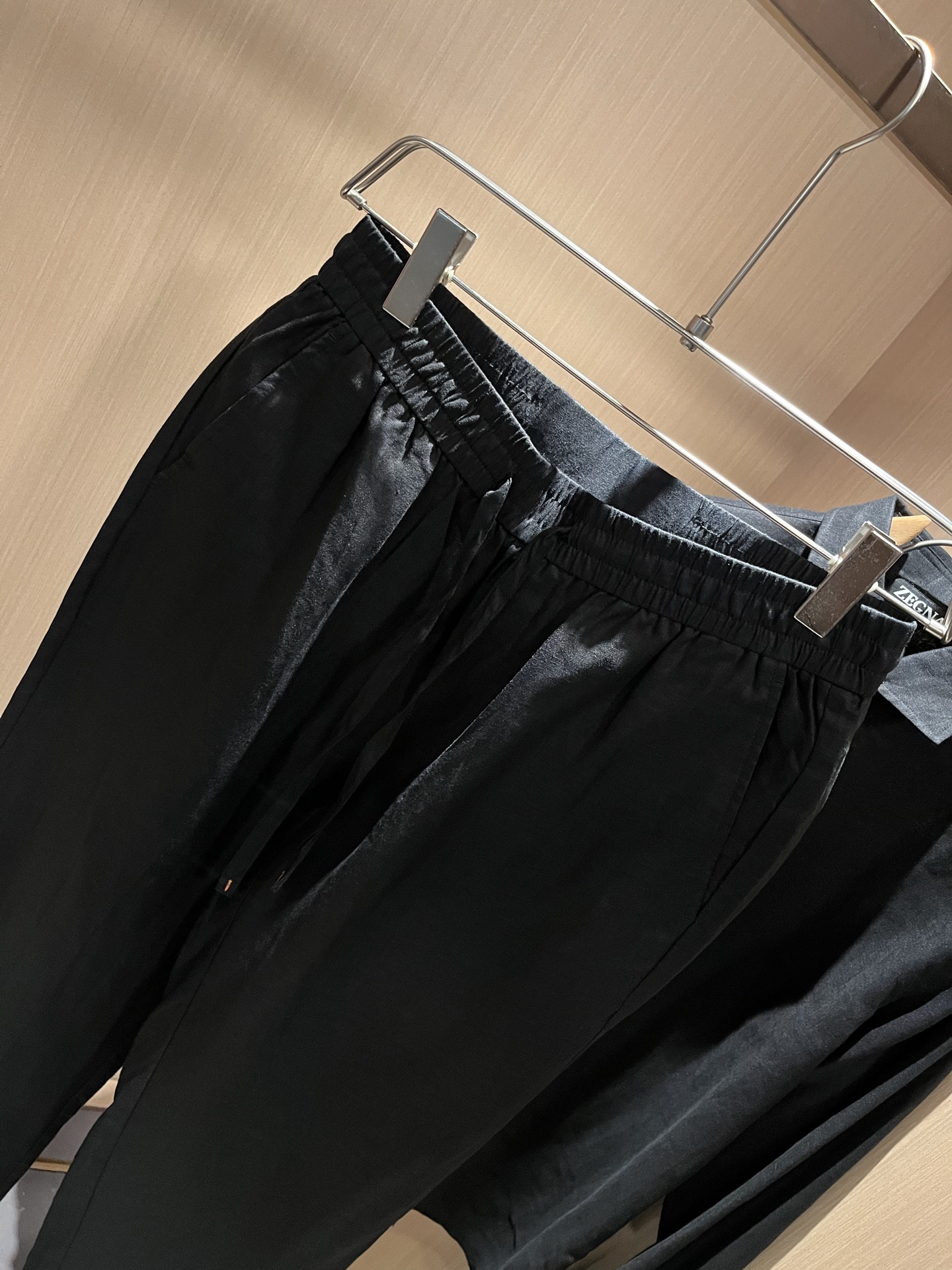 Ermenegildo Zeg*a杰*亚 2025秋冬新品男士套装，外贸公司订单！是杰尼亚经典的专有织物