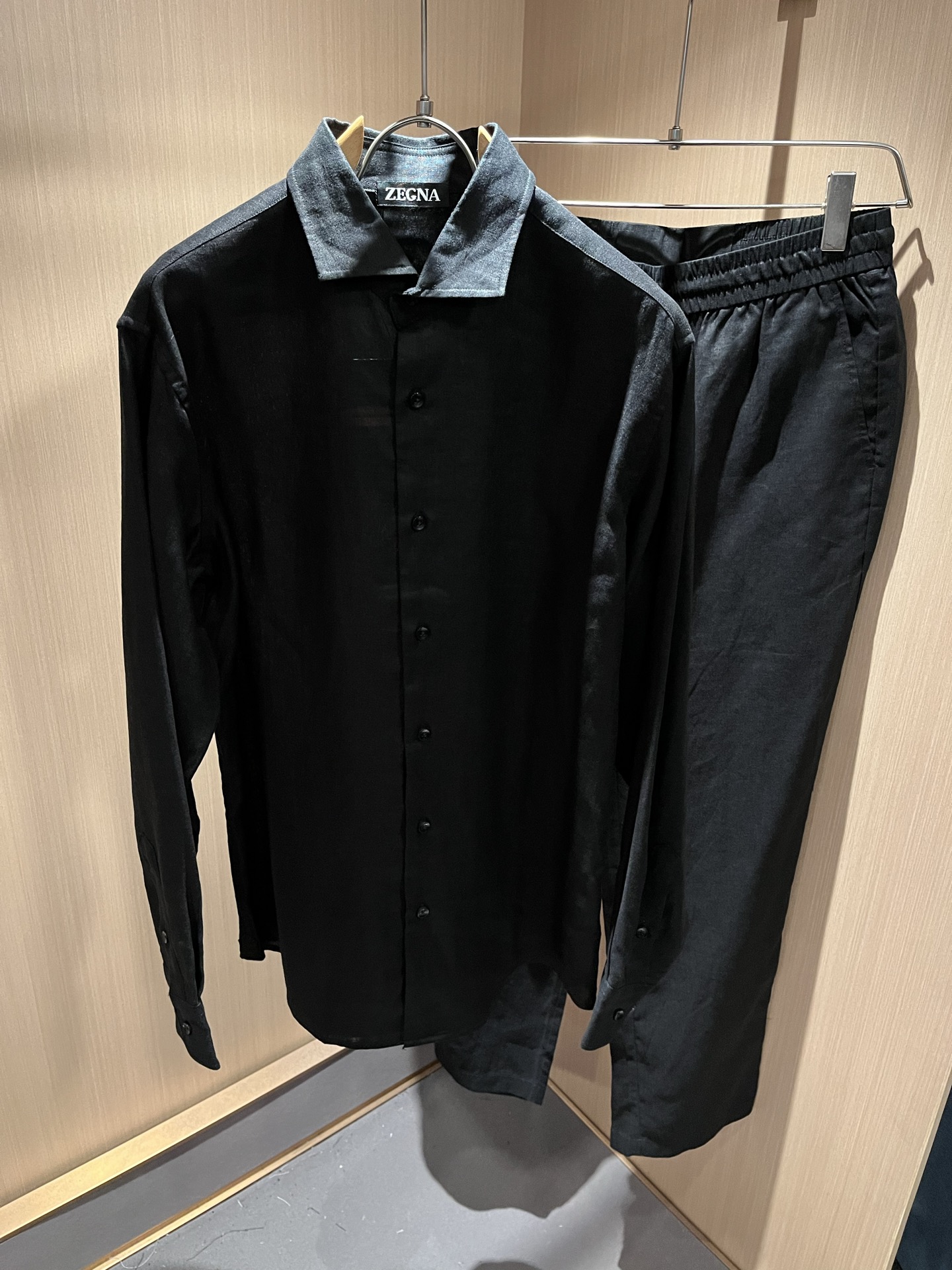 Ermenegildo Zeg*a杰*亚 2025秋冬新品男士套装，外贸公司订单！是杰尼亚经典的专有织物