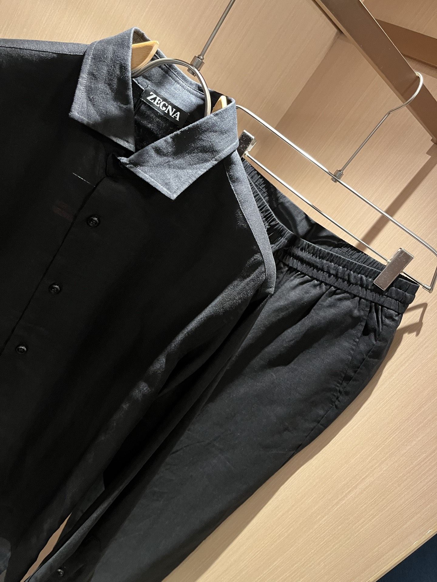 Ermenegildo Zeg*a杰*亚 2025秋冬新品男士套装，外贸公司订单！是杰尼亚经典的专有织物