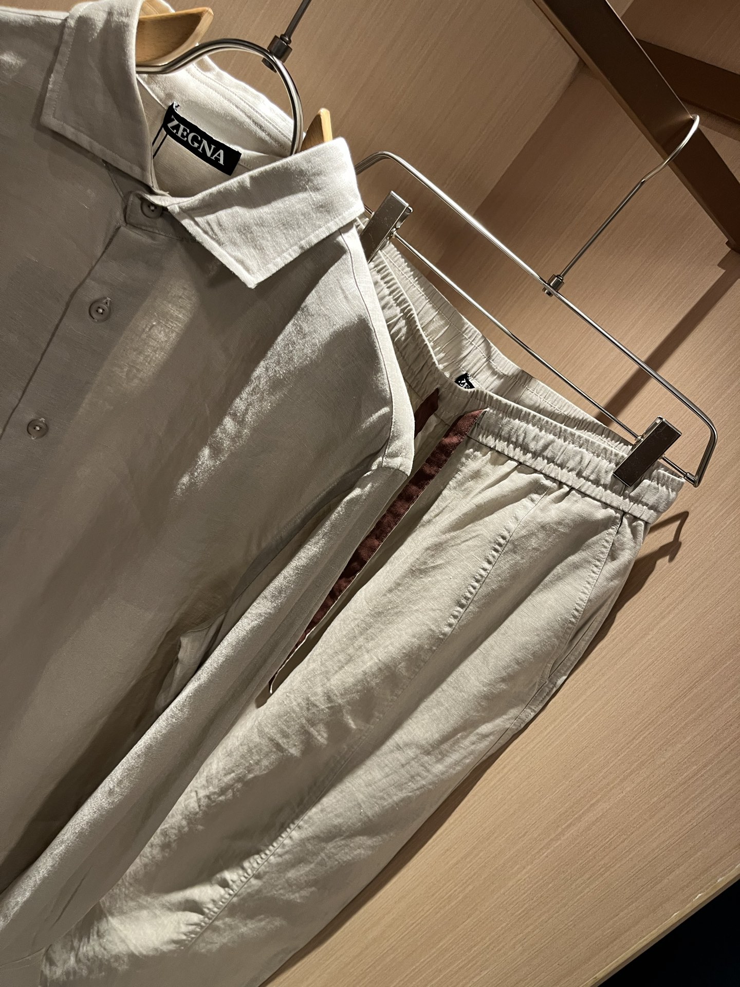 Ermenegildo Zeg*a杰*亚 2025秋冬新品男士套装，外贸公司订单！是杰尼亚经典的专有织物