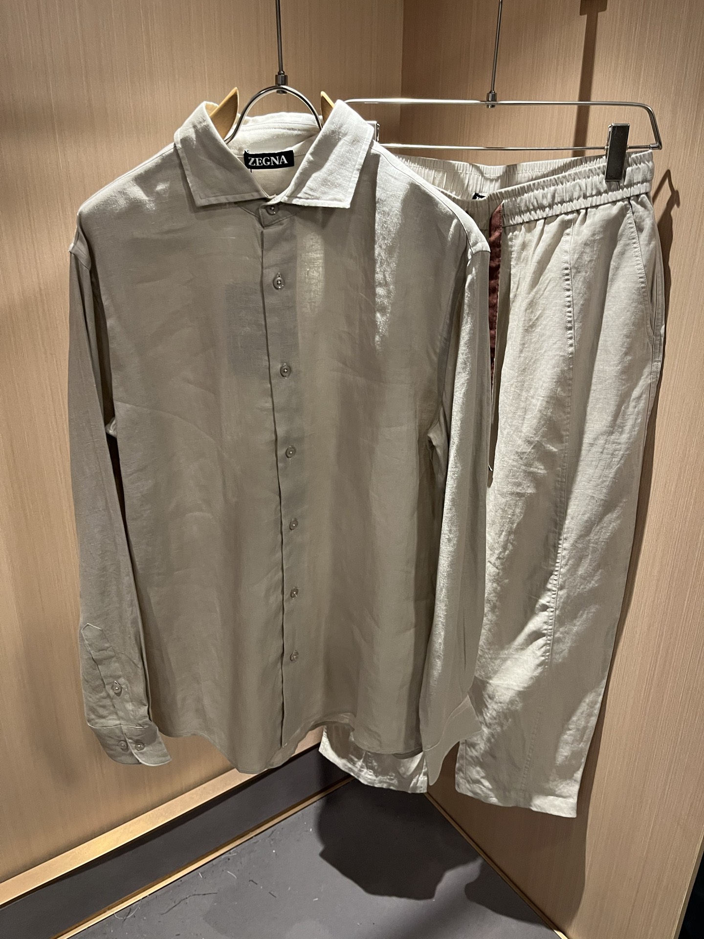 Ermenegildo Zeg*a杰*亚 2025秋冬新品男士套装，外贸公司订单！是杰尼亚经典的专有织物