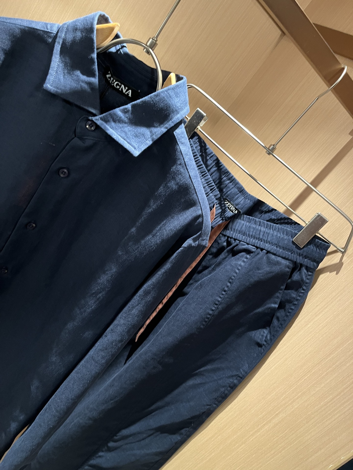 Ermenegildo Zeg*a杰*亚 2025秋冬新品男士套装，外贸公司订单！是杰尼亚经典的专有织物