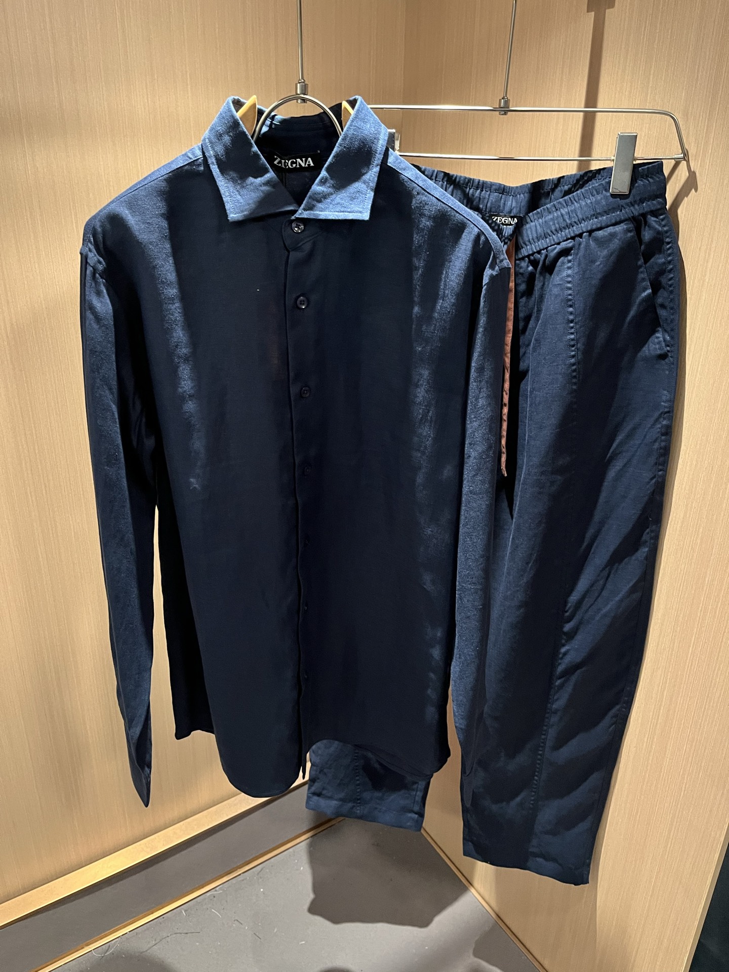 Ermenegildo Zeg*a杰*亚 2025秋冬新品男士套装，外贸公司订单！是杰尼亚经典的专有织物