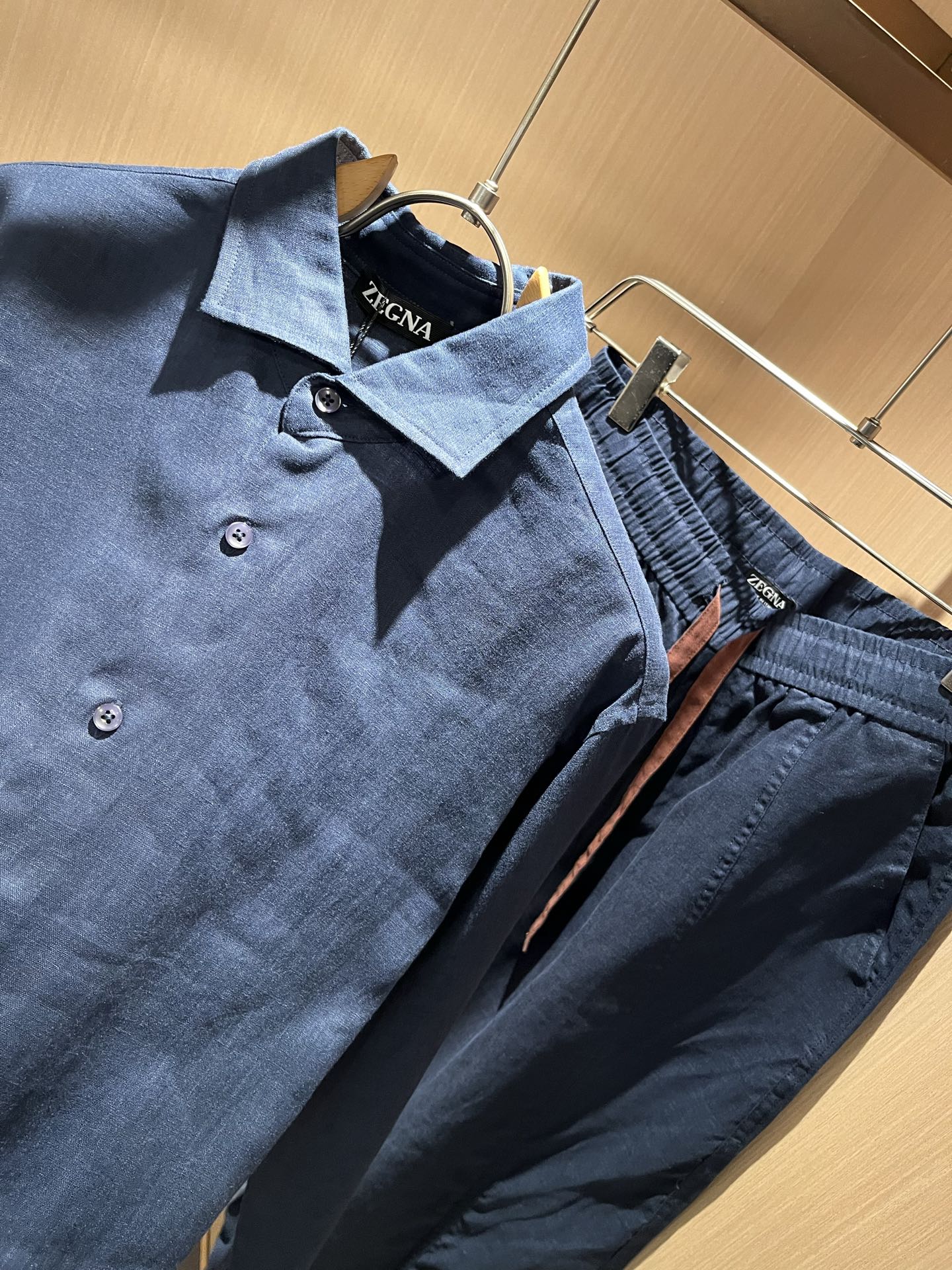 Ermenegildo Zeg*a杰*亚 2025秋冬新品男士套装，外贸公司订单！是杰尼亚经典的专有织物