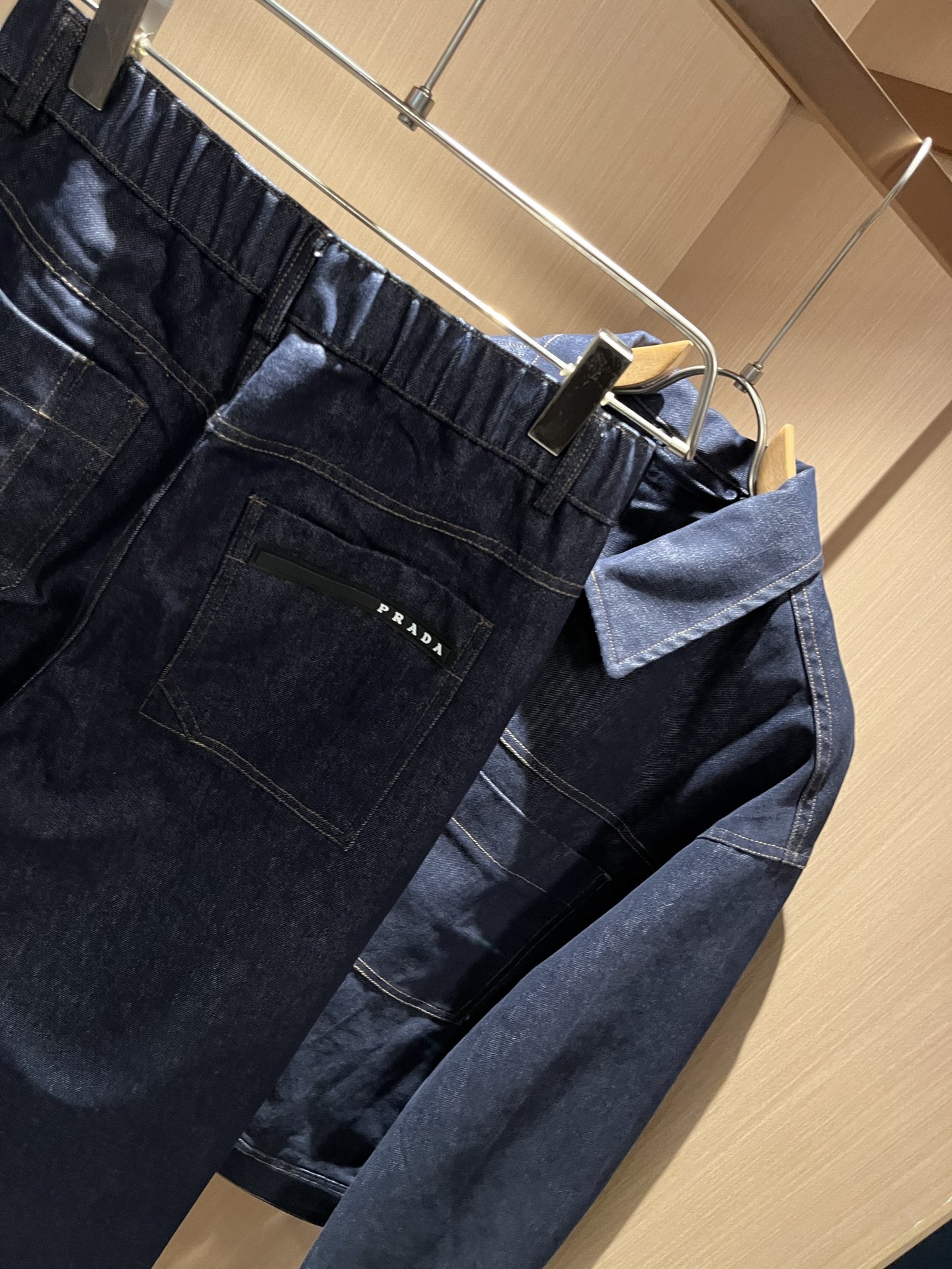 PPRAD*A普*达 2025秋冬新款休闲牛仔套装，最新款全网独家首上！！~既经典有时尚百搭，谁不爱啊，