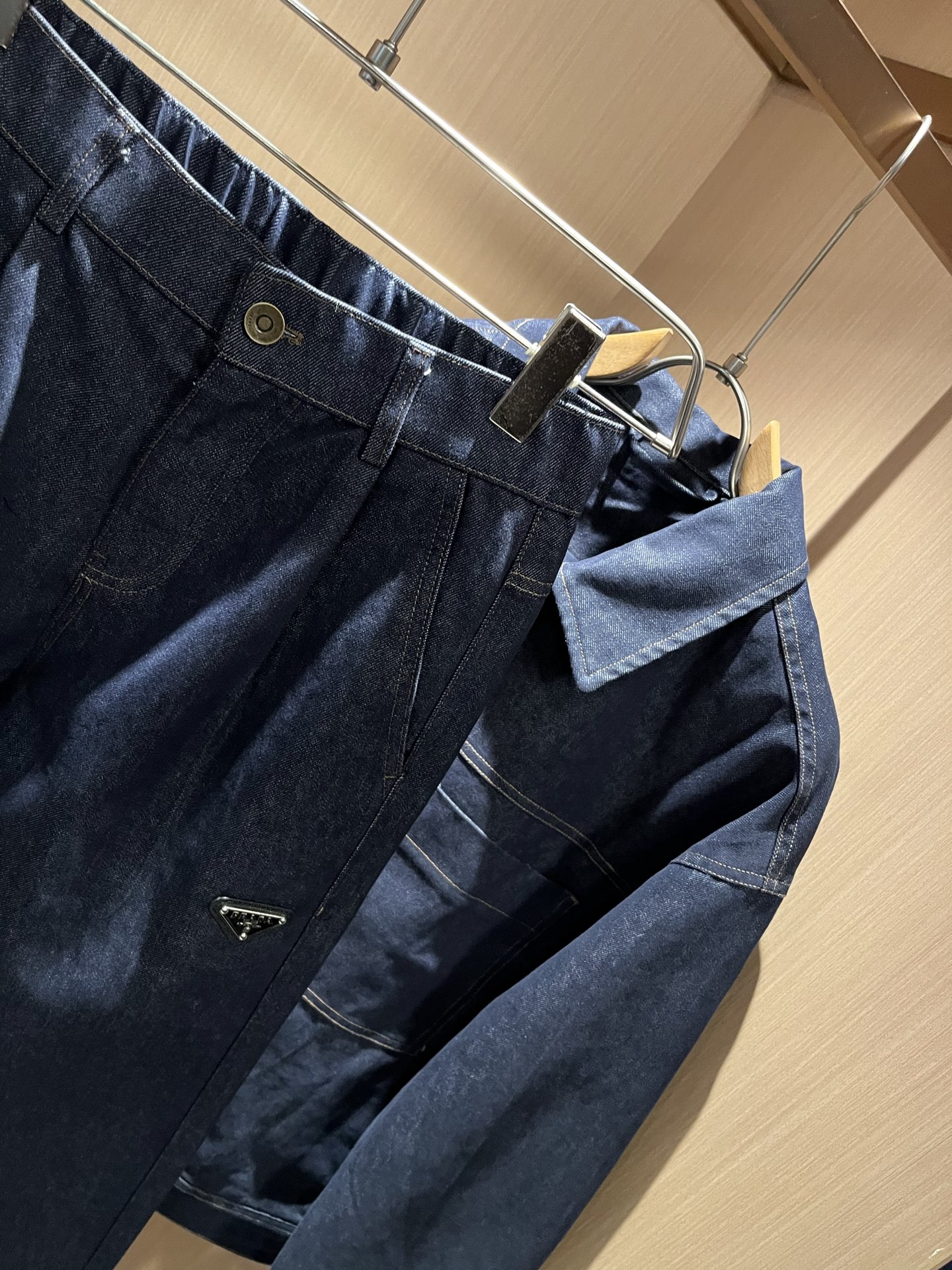 PPRAD*A普*达 2025秋冬新款休闲牛仔套装，最新款全网独家首上！！~既经典有时尚百搭，谁不爱啊，