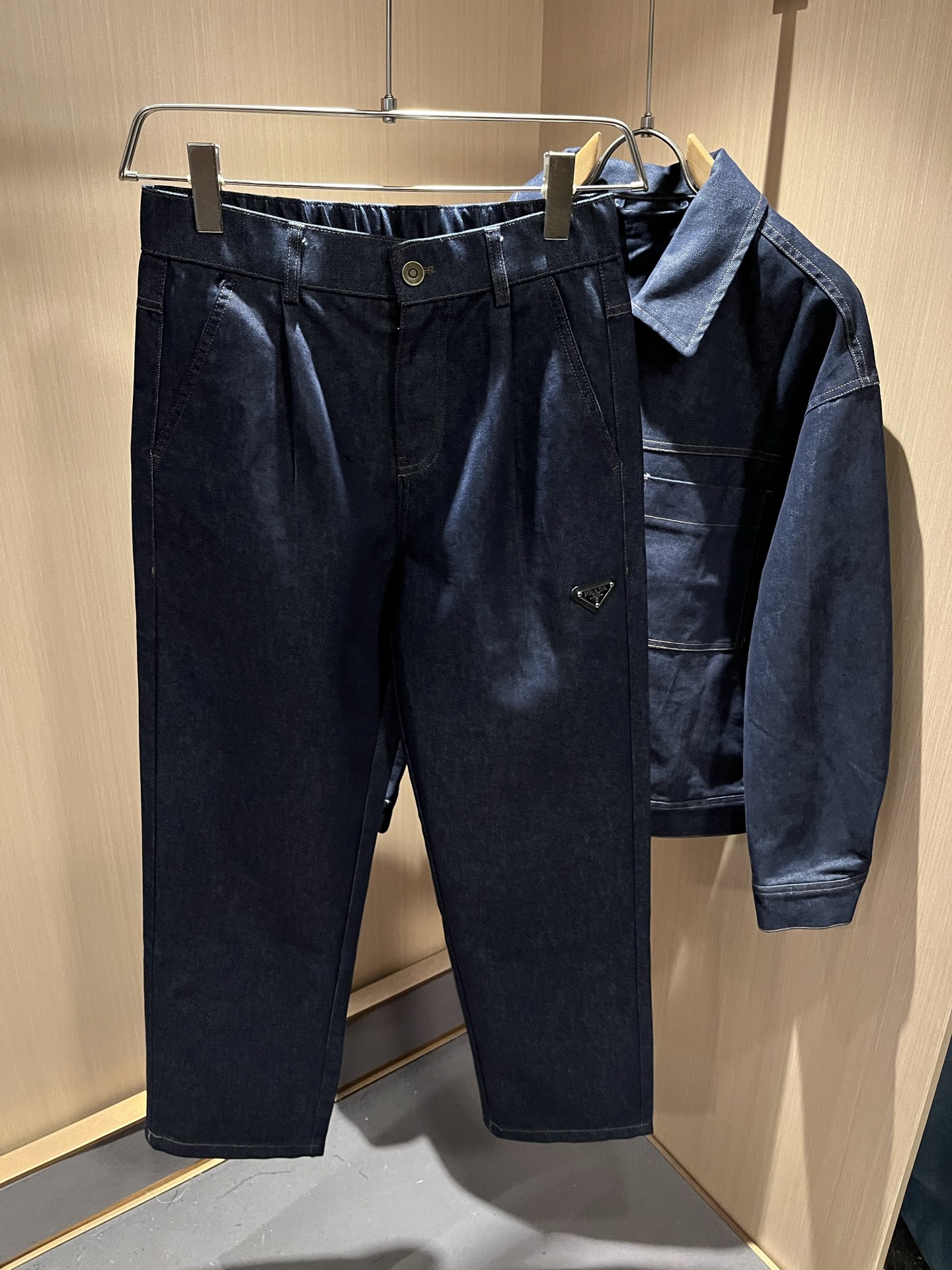 PPRAD*A普*达 2025秋冬新款休闲牛仔套装，最新款全网独家首上！！~既经典有时尚百搭，谁不爱啊，