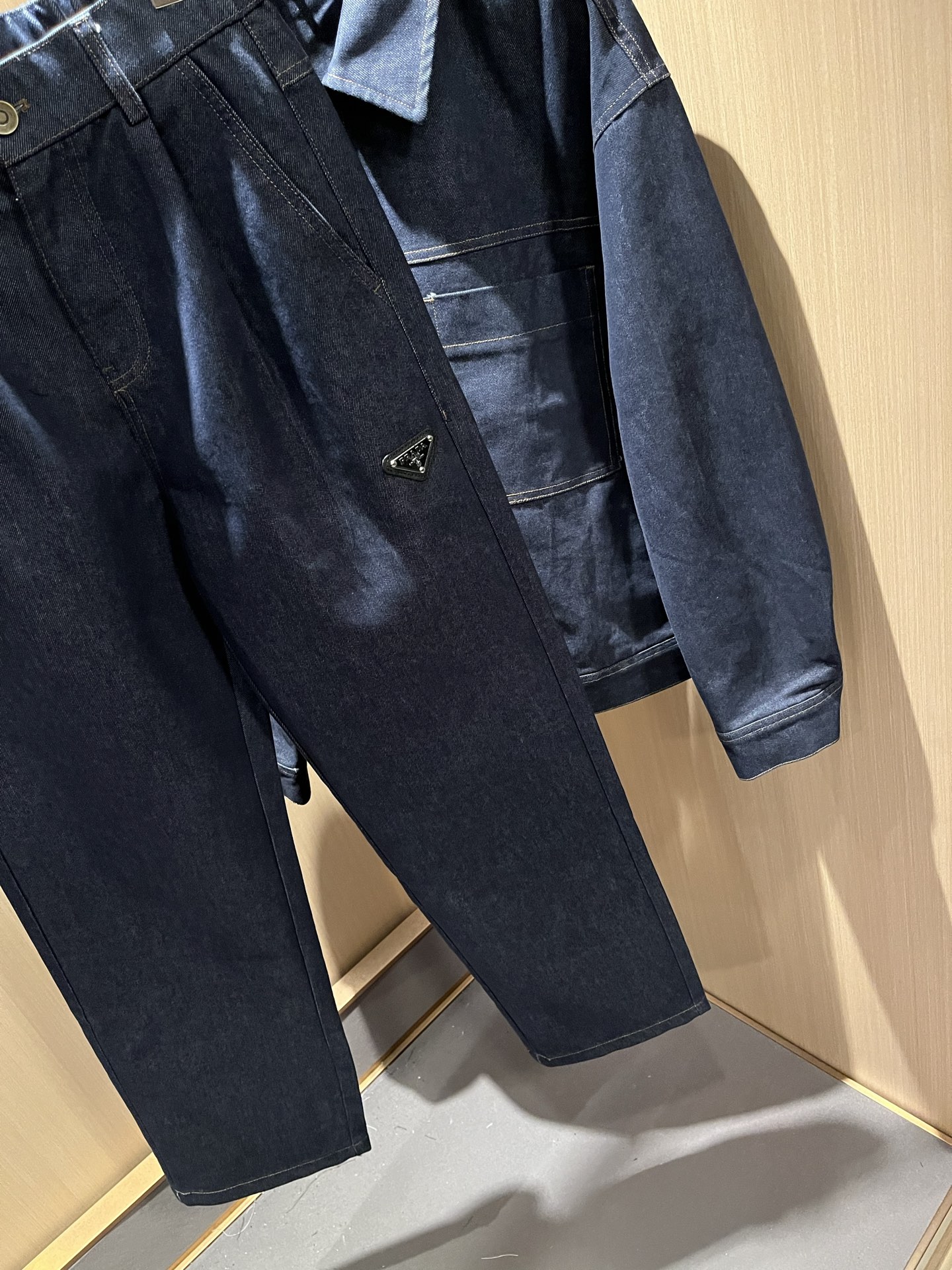 PPRAD*A普*达 2025秋冬新款休闲牛仔套装，最新款全网独家首上！！~既经典有时尚百搭，谁不爱啊，