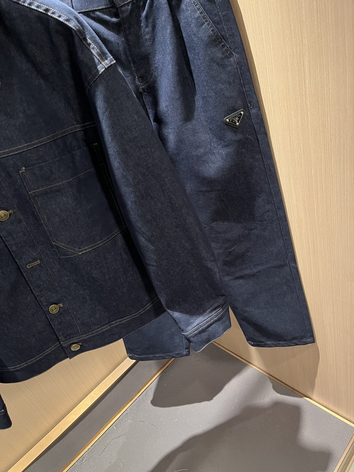 PPRAD*A普*达 2025秋冬新款休闲牛仔套装，最新款全网独家首上！！~既经典有时尚百搭，谁不爱啊，