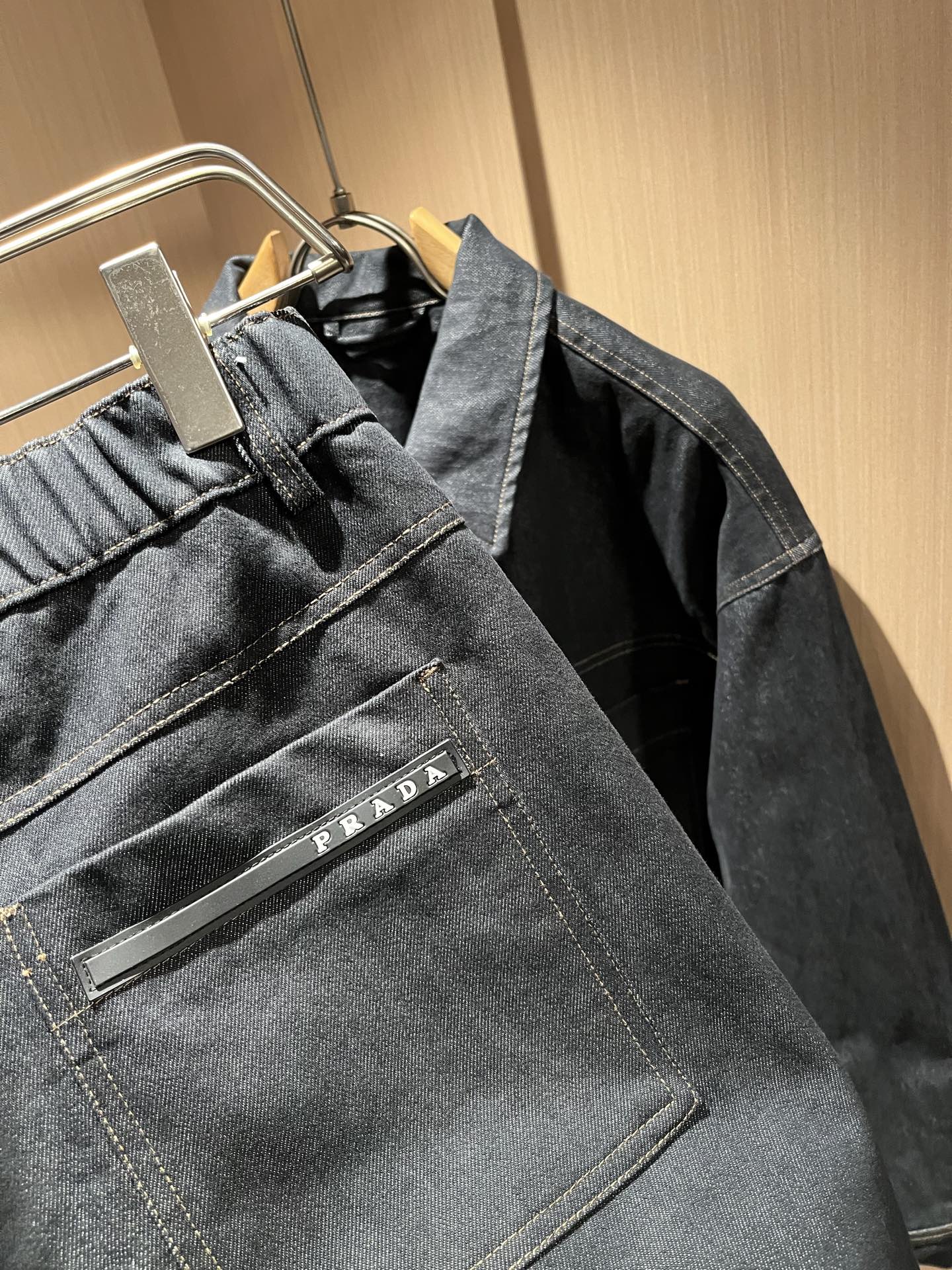 PPRAD*A普*达 2025秋冬新款休闲牛仔套装，最新款全网独家首上！！~既经典有时尚百搭，谁不爱啊，