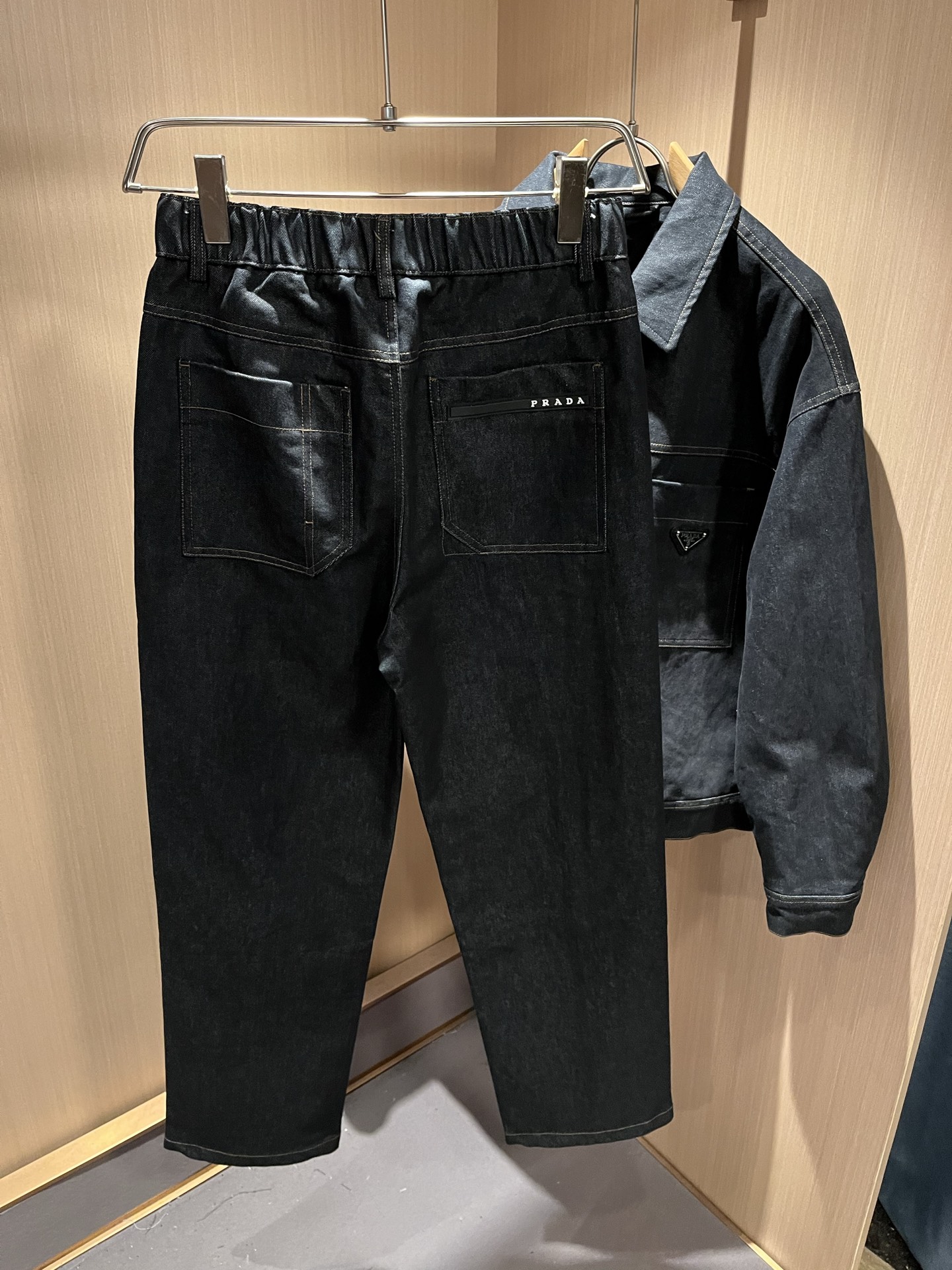 PPRAD*A普*达 2025秋冬新款休闲牛仔套装，最新款全网独家首上！！~既经典有时尚百搭，谁不爱啊，