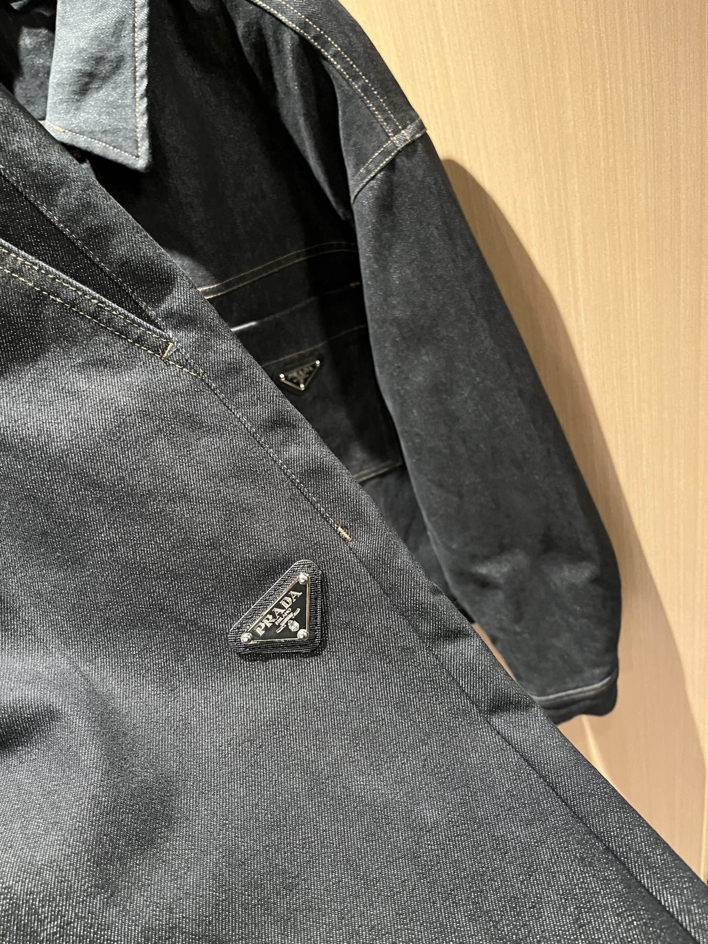 PPRAD*A普*达 2025秋冬新款休闲牛仔套装，最新款全网独家首上！！~既经典有时尚百搭，谁不爱啊，