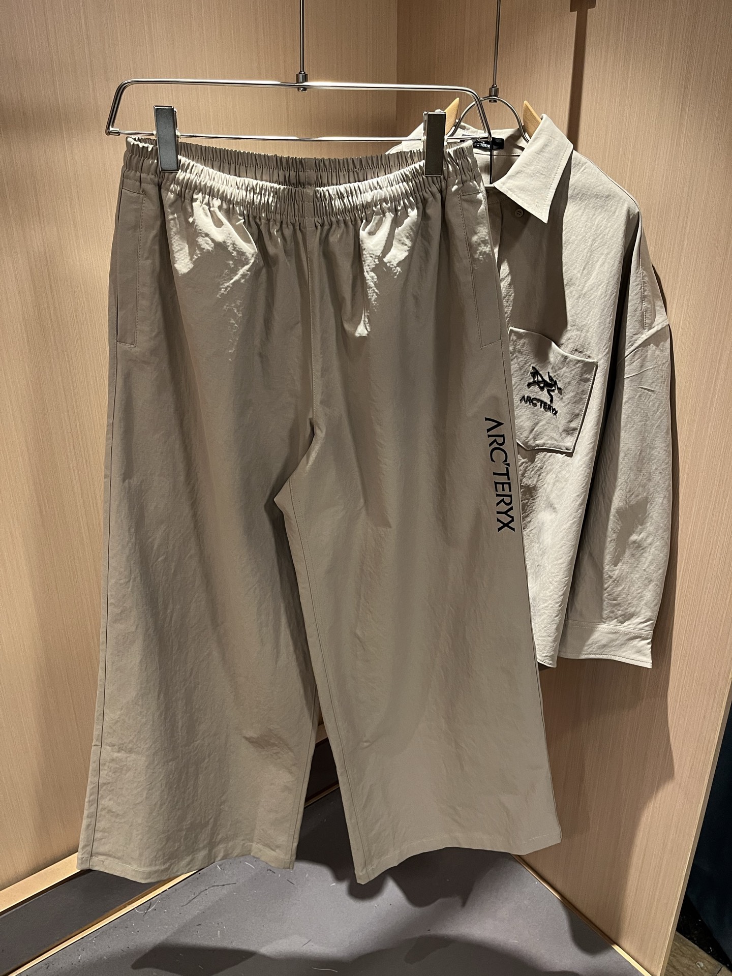 ARCTER*X始*祖鸟 2025秋冬新款休闲套装，户外品牌可能大家第一想到的就是加拿大鹅、始祖鸟。给人