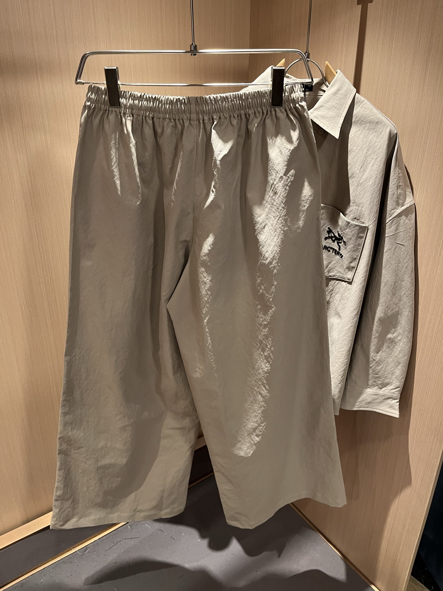 ARCTER*X始*祖鸟 2025秋冬新款休闲套装，户外品牌可能大家第一想到的就是加拿大鹅、始祖鸟。给人