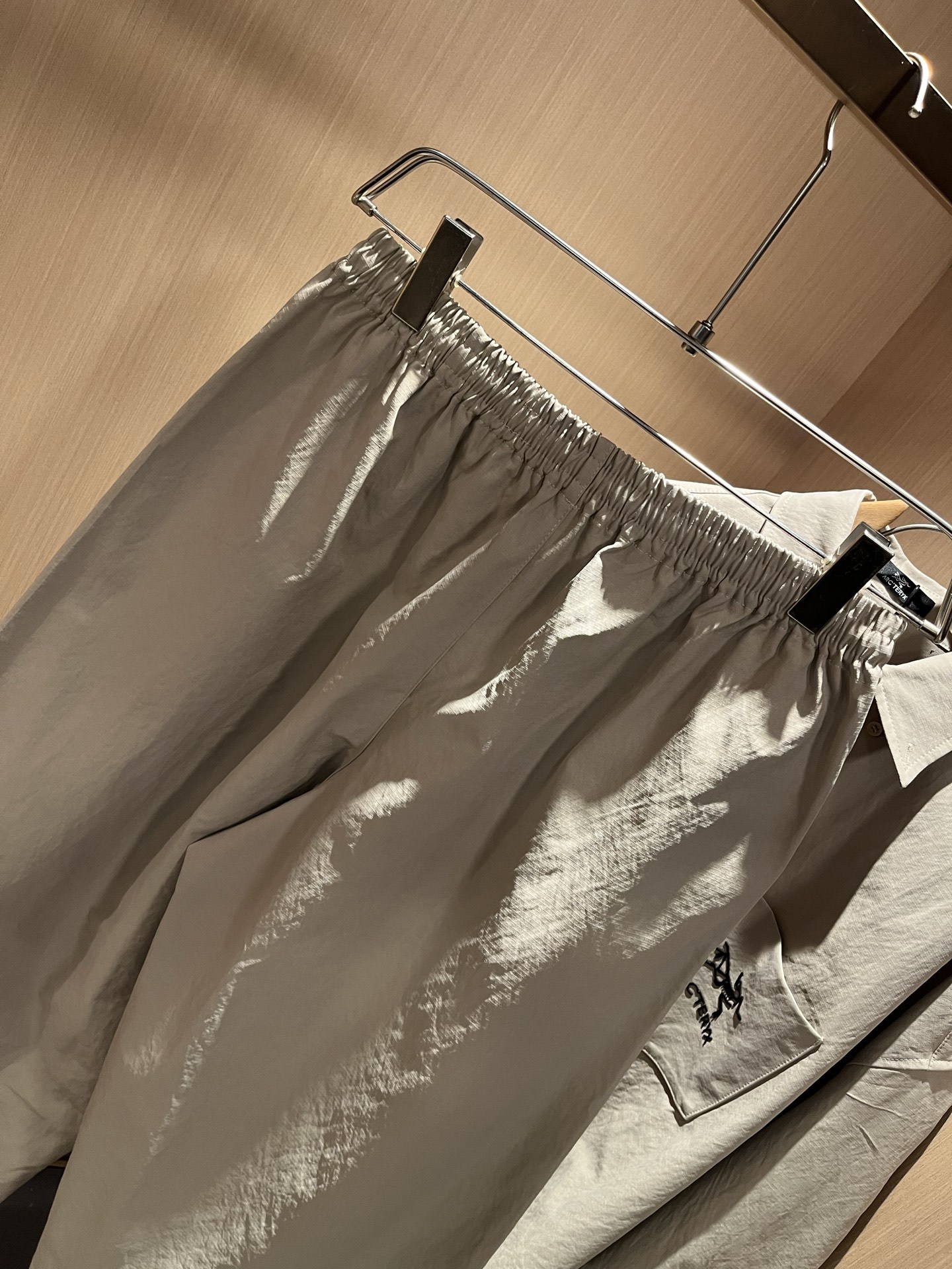 ARCTER*X始*祖鸟 2025秋冬新款休闲套装，户外品牌可能大家第一想到的就是加拿大鹅、始祖鸟。给人