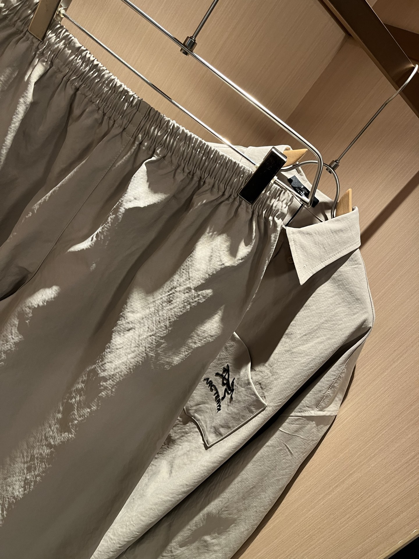 ARCTER*X始*祖鸟 2025秋冬新款休闲套装，户外品牌可能大家第一想到的就是加拿大鹅、始祖鸟。给人