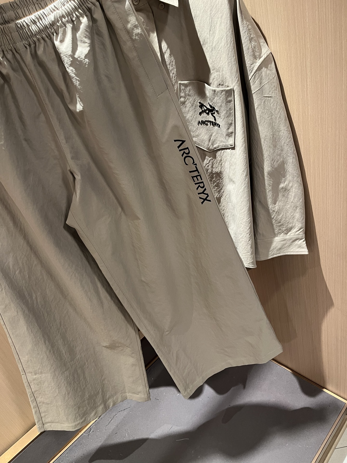 ARCTER*X始*祖鸟 2025秋冬新款休闲套装，户外品牌可能大家第一想到的就是加拿大鹅、始祖鸟。给人