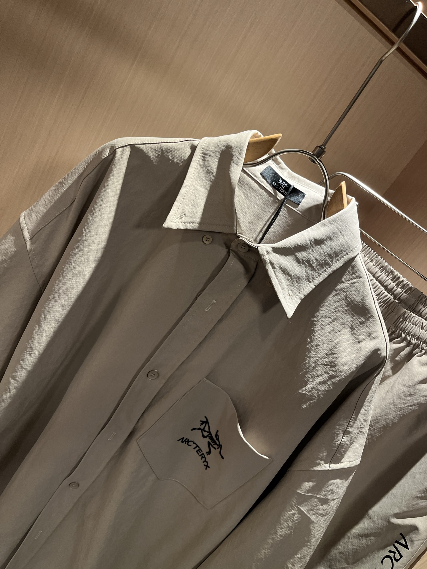 ARCTER*X始*祖鸟 2025秋冬新款休闲套装，户外品牌可能大家第一想到的就是加拿大鹅、始祖鸟。给人