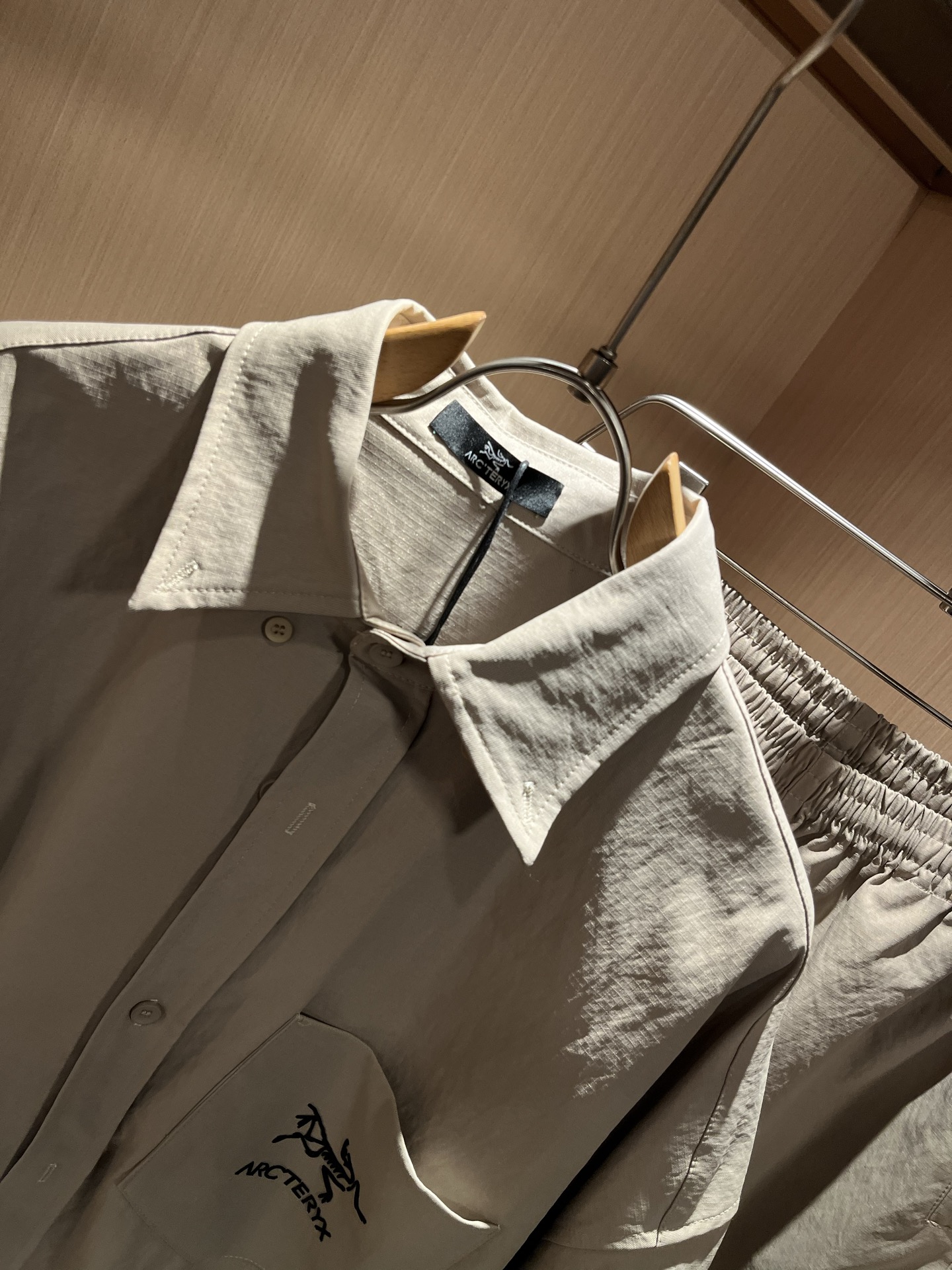 ARCTER*X始*祖鸟 2025秋冬新款休闲套装，户外品牌可能大家第一想到的就是加拿大鹅、始祖鸟。给人