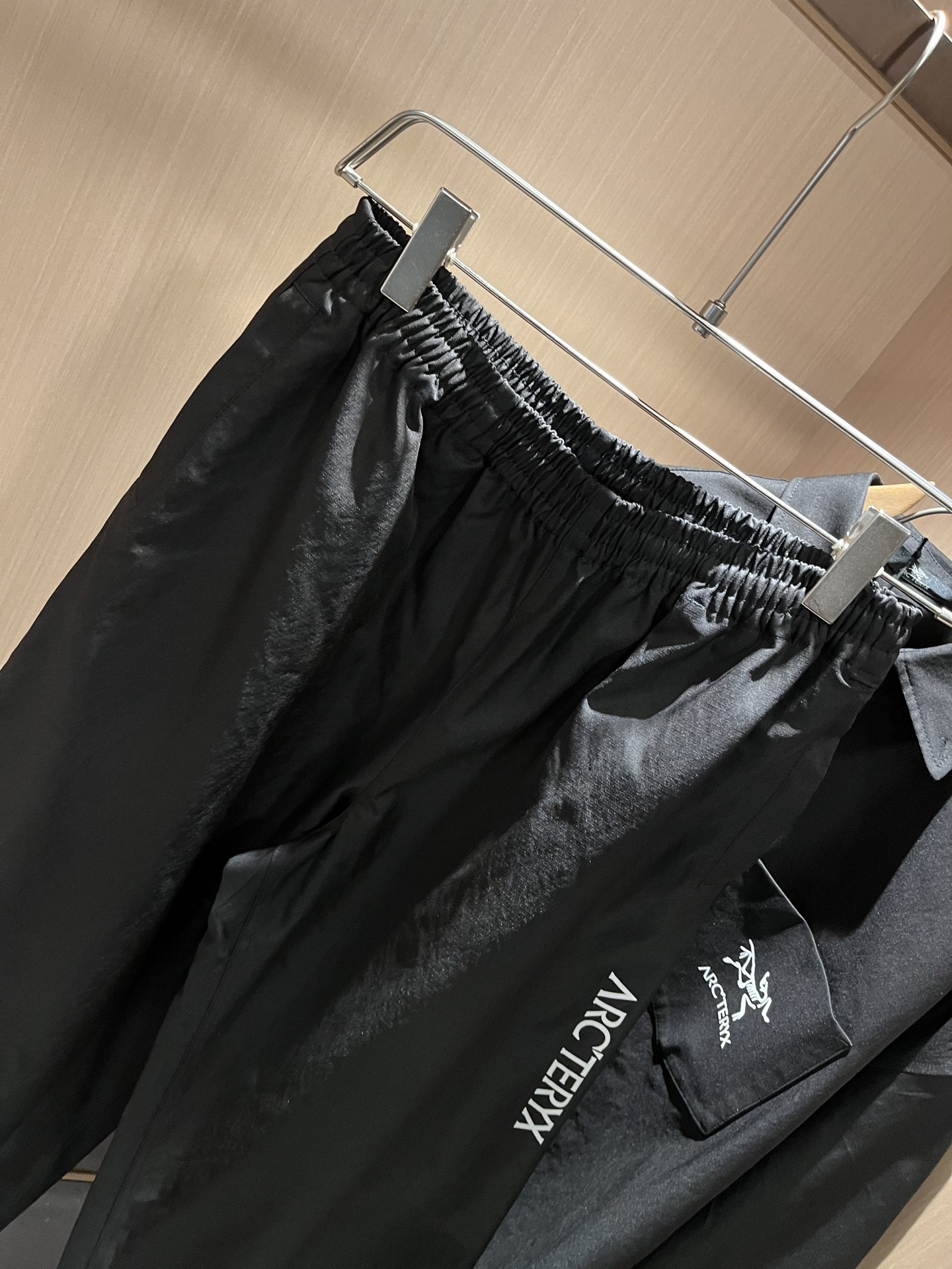 ARCTER*X始*祖鸟 2025秋冬新款休闲套装，户外品牌可能大家第一想到的就是加拿大鹅、始祖鸟。给人