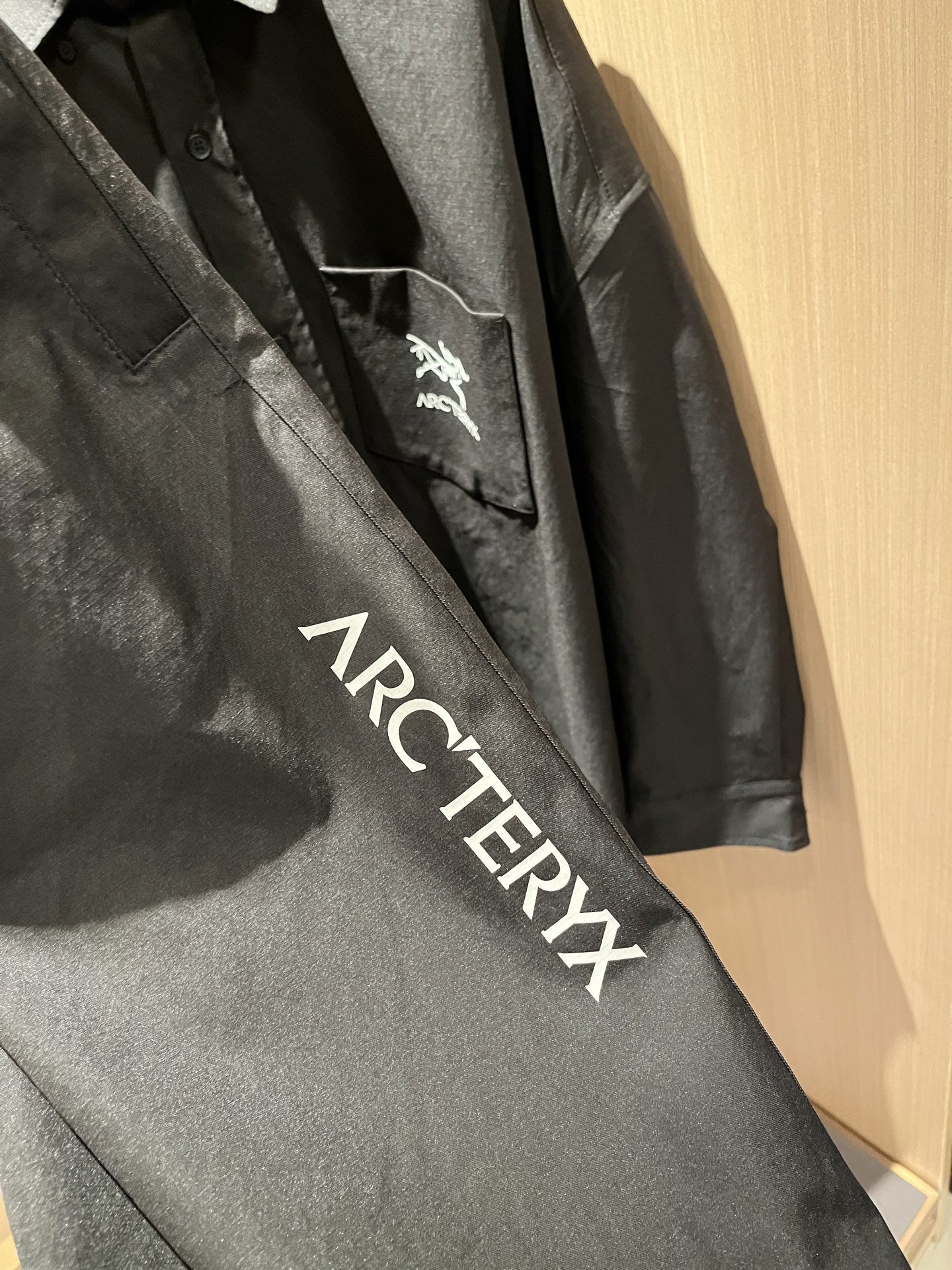 ARCTER*X始*祖鸟 2025秋冬新款休闲套装，户外品牌可能大家第一想到的就是加拿大鹅、始祖鸟。给人