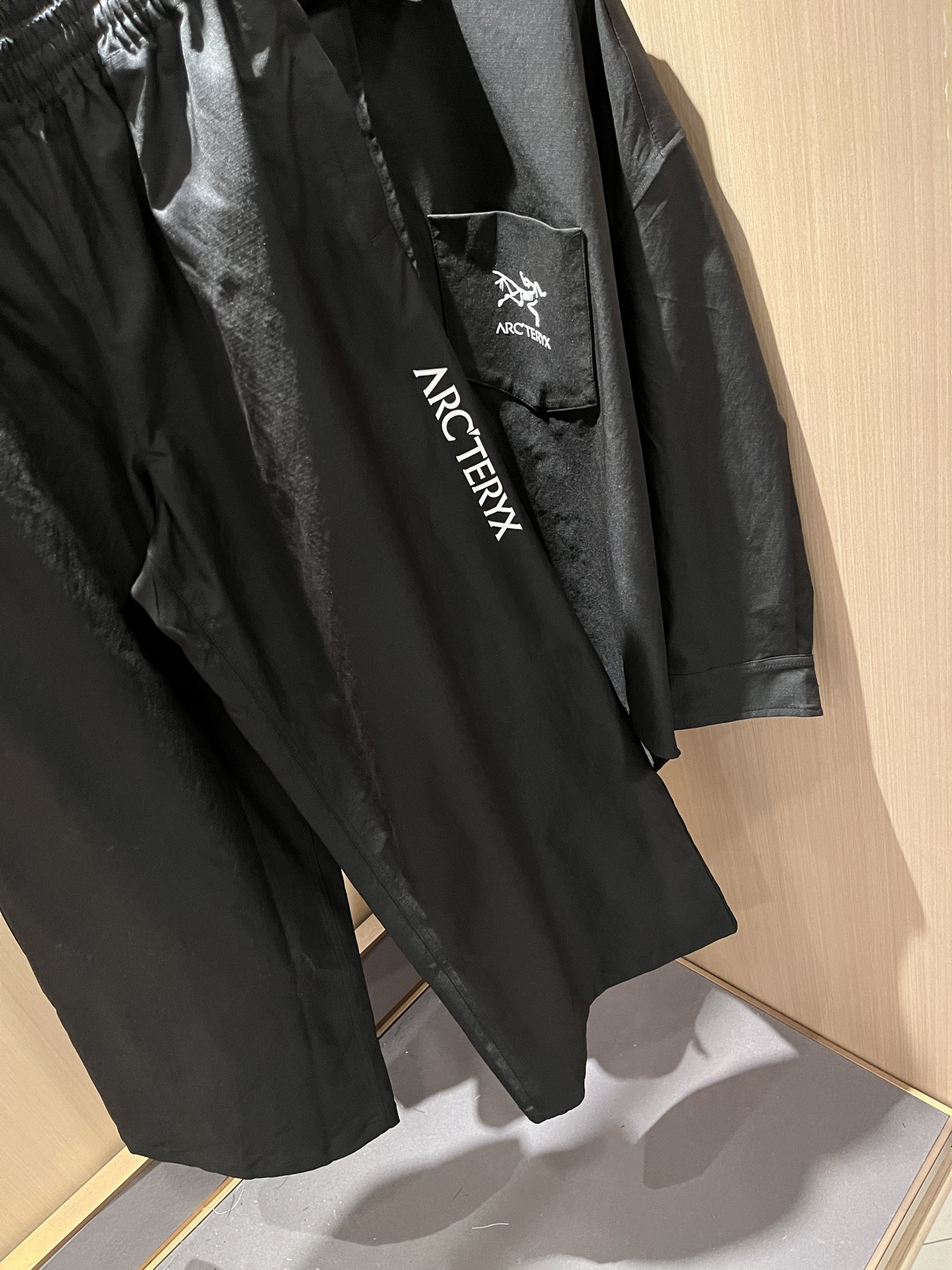 ARCTER*X始*祖鸟 2025秋冬新款休闲套装，户外品牌可能大家第一想到的就是加拿大鹅、始祖鸟。给人