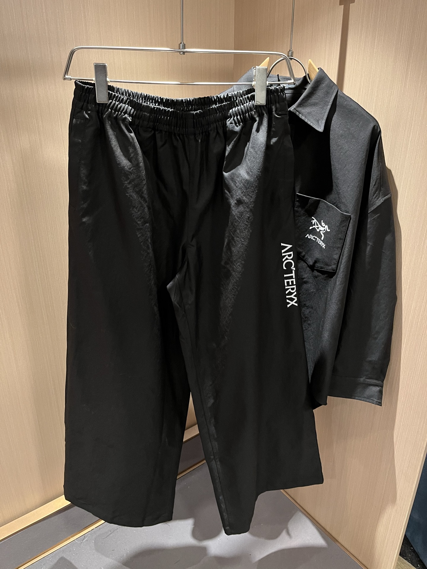 ARCTER*X始*祖鸟 2025秋冬新款休闲套装，户外品牌可能大家第一想到的就是加拿大鹅、始祖鸟。给人