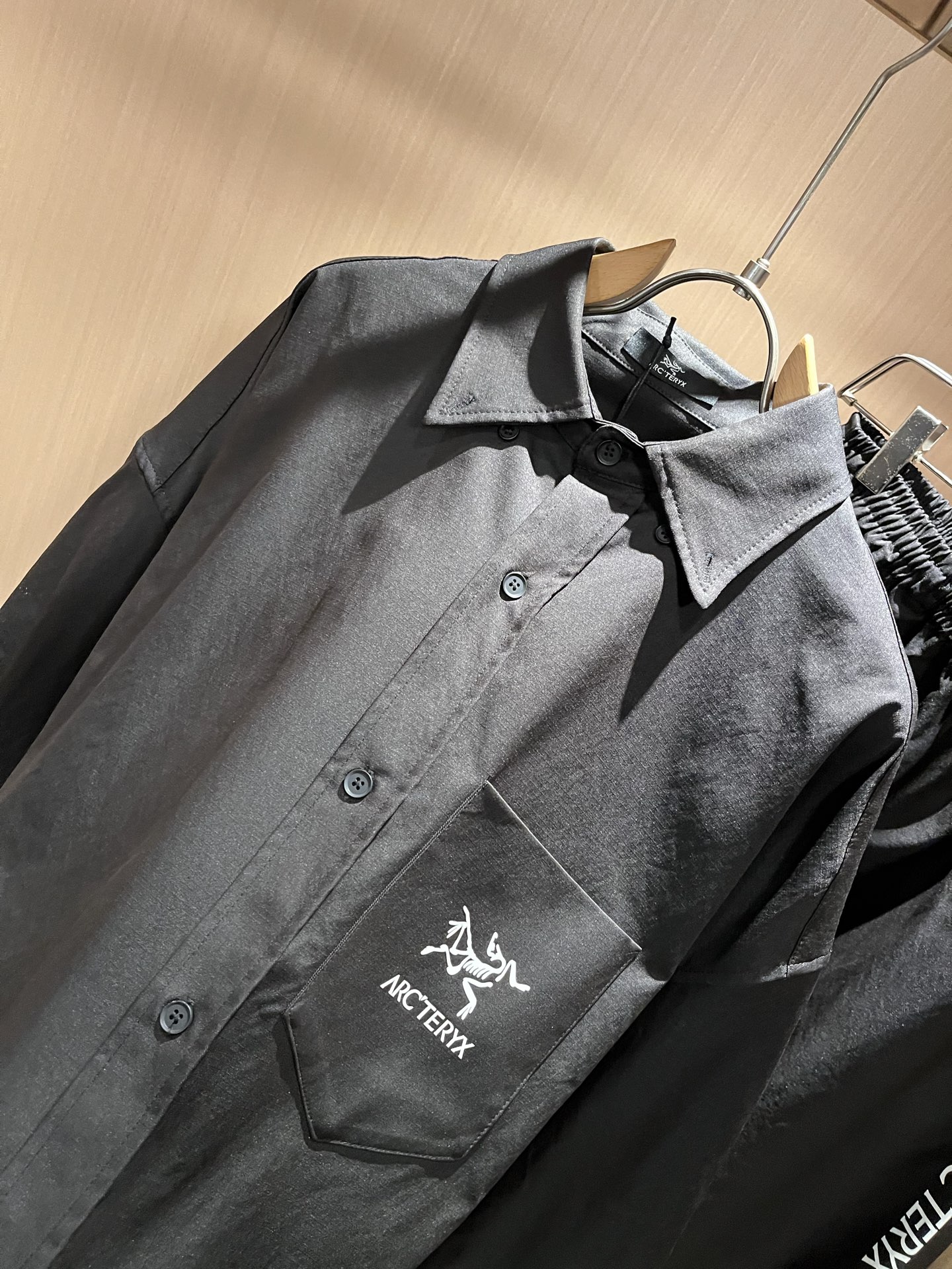 ARCTER*X始*祖鸟 2025秋冬新款休闲套装，户外品牌可能大家第一想到的就是加拿大鹅、始祖鸟。给人