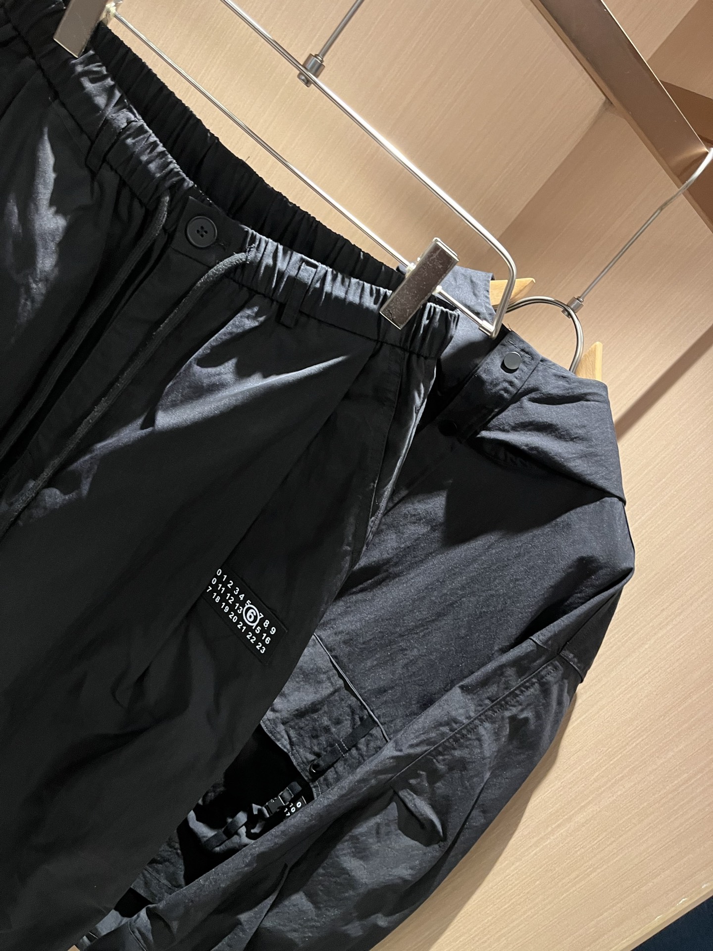 马吉拉 maison margiel 2025秋冬新款男女同款👫休闲套装，专柜同步发售！定制专属面料，胸