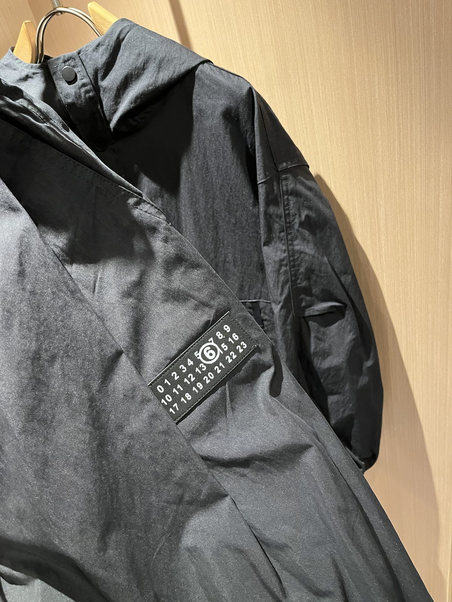 马吉拉 maison margiel 2025秋冬新款男女同款👫休闲套装，专柜同步发售！定制专属面料，胸