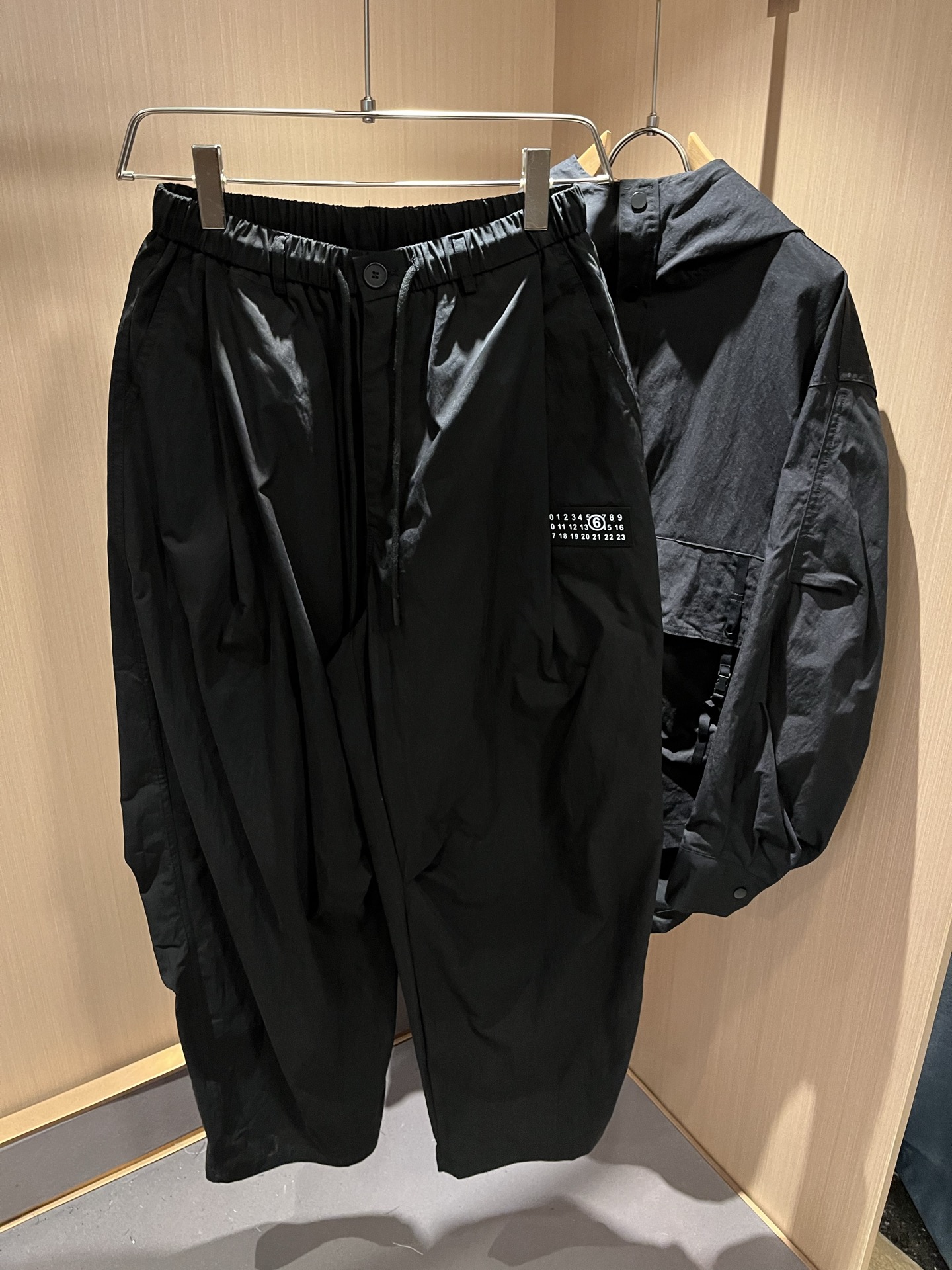 马吉拉 maison margiel 2025秋冬新款男女同款👫休闲套装，专柜同步发售！定制专属面料，胸