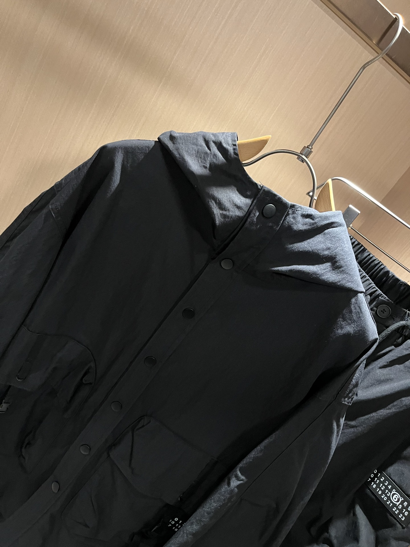 马吉拉 maison margiel 2025秋冬新款男女同款👫休闲套装，专柜同步发售！定制专属面料，胸