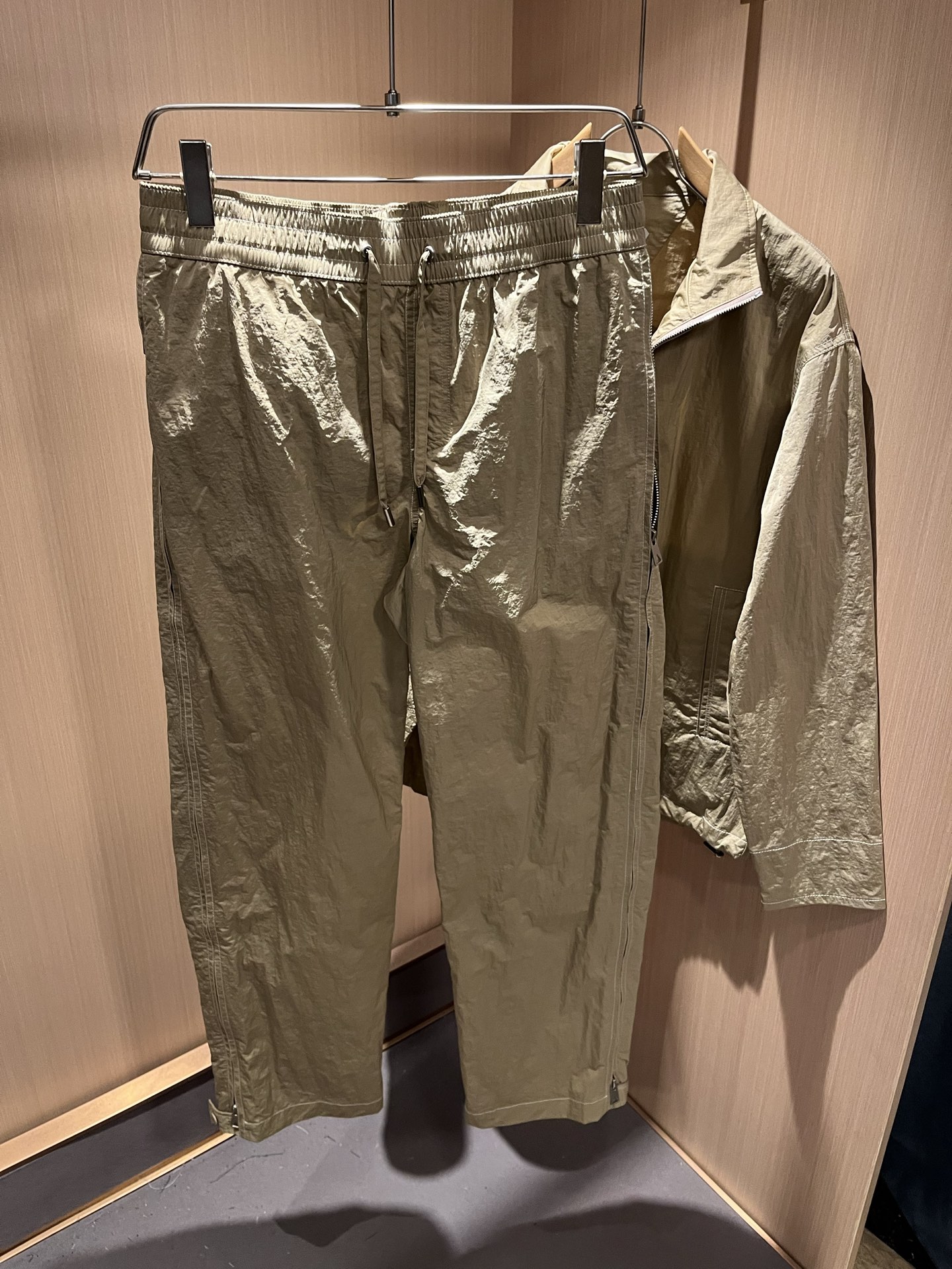 Botte*aVene*te葆碟家2025秋冬男士休闲套装，完美品相，第一眼看到这款夹克，百搭的实穿款！