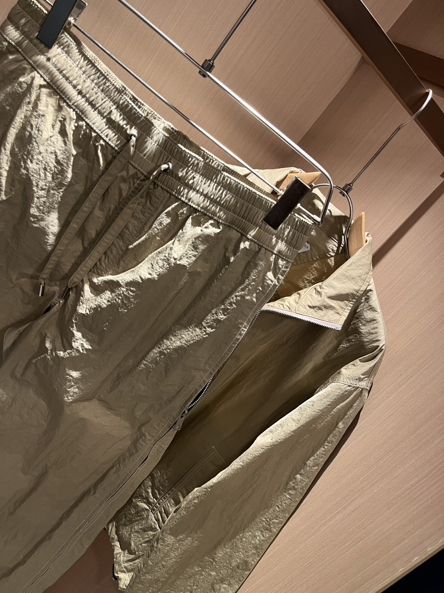 Botte*aVene*te葆碟家2025秋冬男士休闲套装，完美品相，第一眼看到这款夹克，百搭的实穿款！