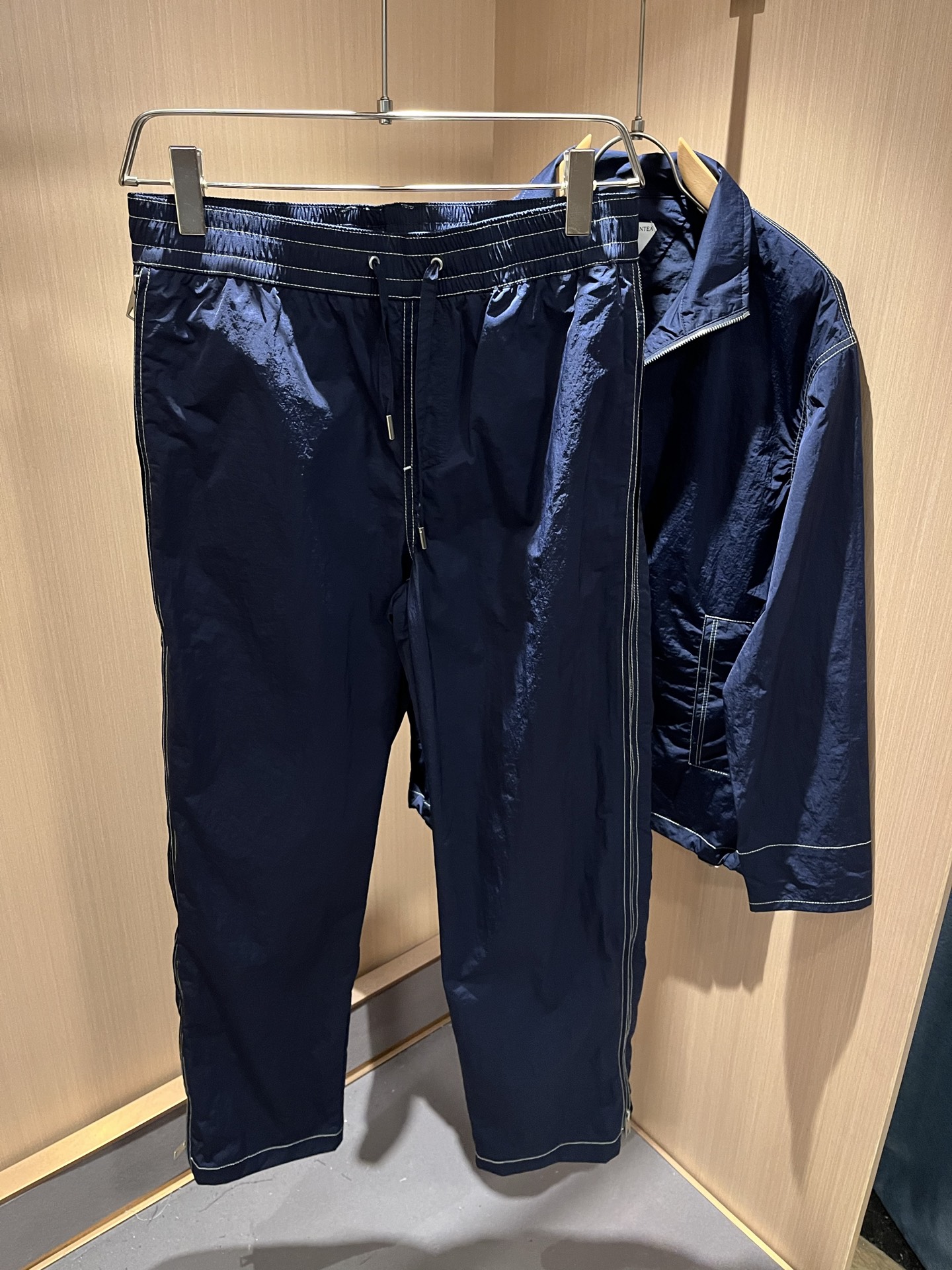 Botte*aVene*te葆碟家2025秋冬男士休闲套装，完美品相，第一眼看到这款夹克，百搭的实穿款！