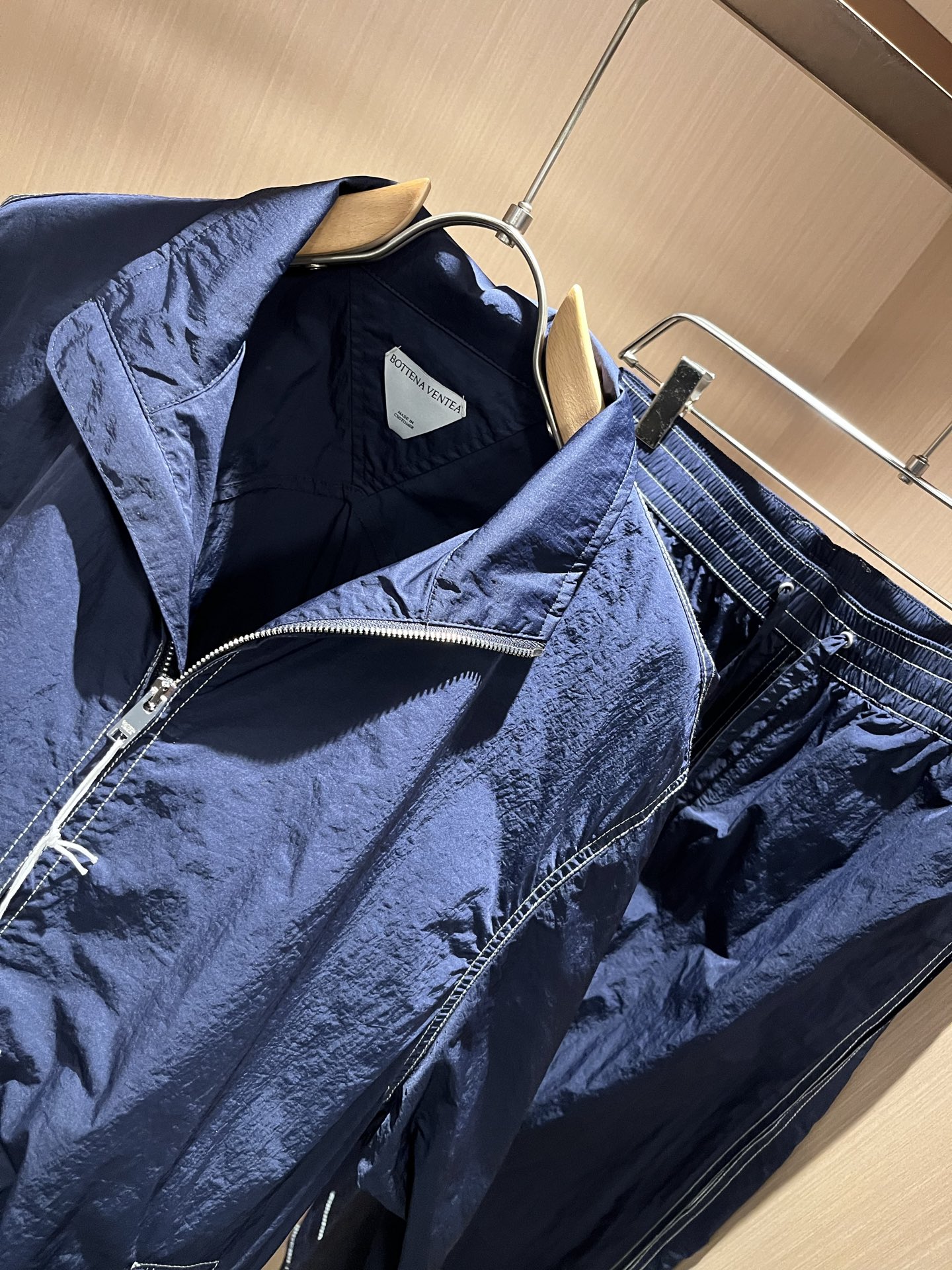 Botte*aVene*te葆碟家2025秋冬男士休闲套装，完美品相，第一眼看到这款夹克，百搭的实穿款！