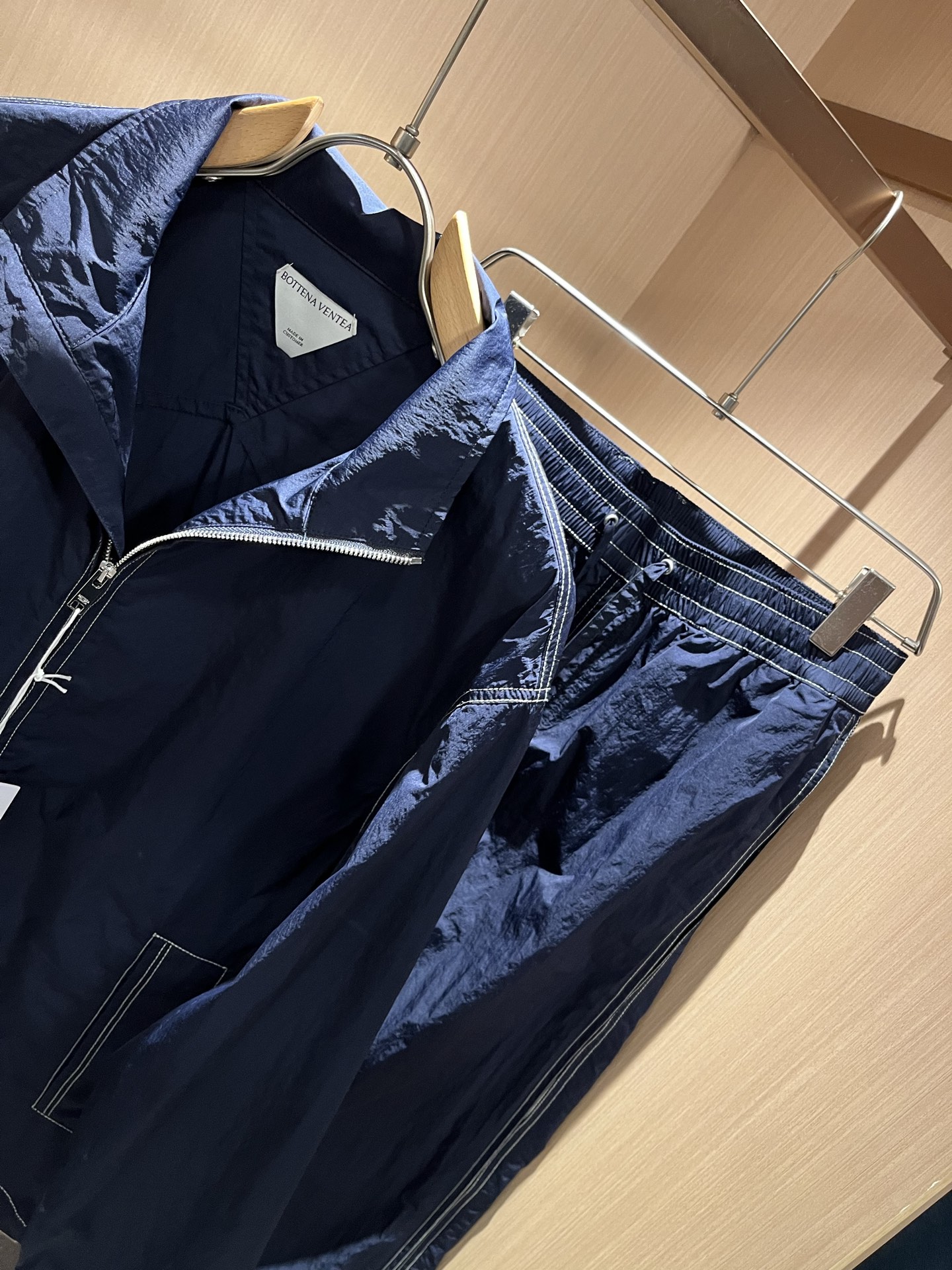 Botte*aVene*te葆碟家2025秋冬男士休闲套装，完美品相，第一眼看到这款夹克，百搭的实穿款！