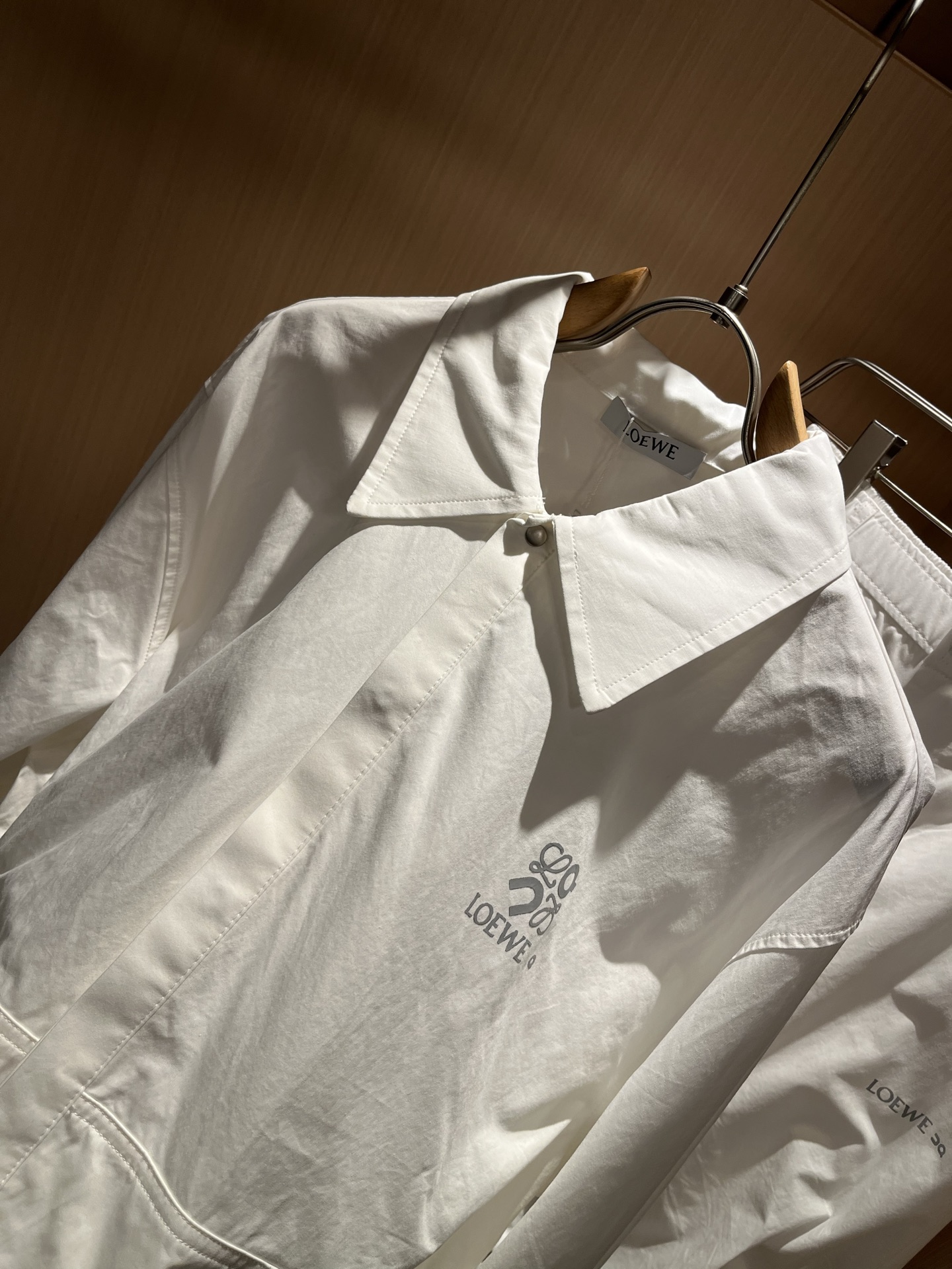 LOE*WE罗*威 2025秋冬男女同款👫套装，意大利原厂订单渠道，极具个性高级潮风，标志logo图案印