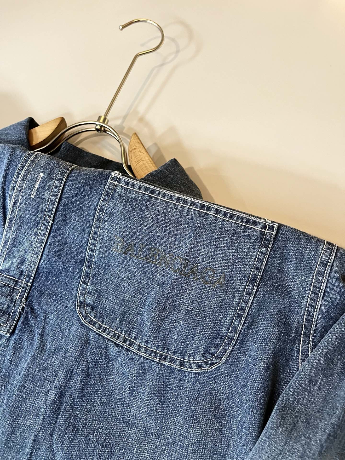 BALENCI*GA巴黎*家 2025秋季新款男女同款👫牛仔衬衣，走秀图案印花时尚休闲衬衣，标志logo